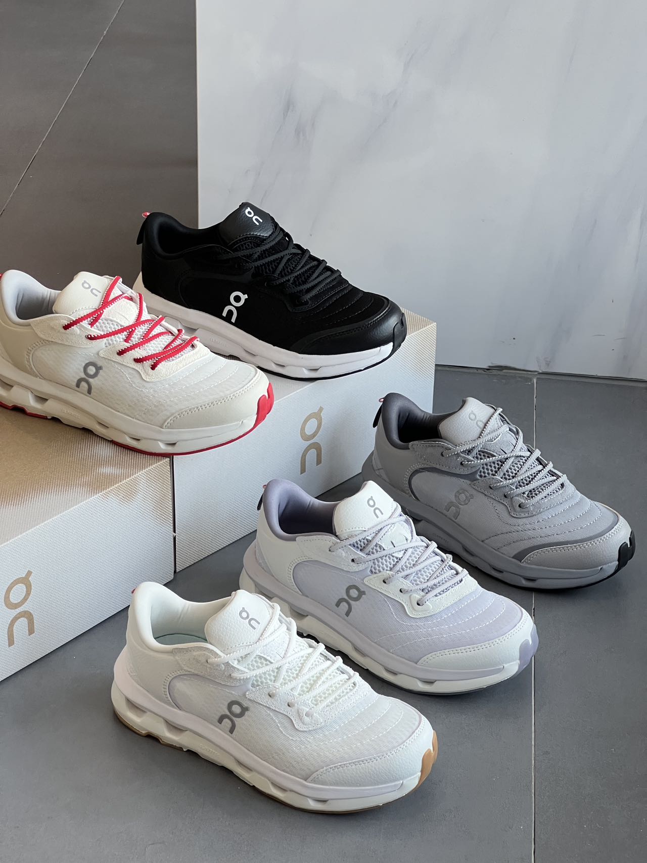 $388對。On 昂跑 Cloudzone Moon 2026 新品 情侶運動跑鞋