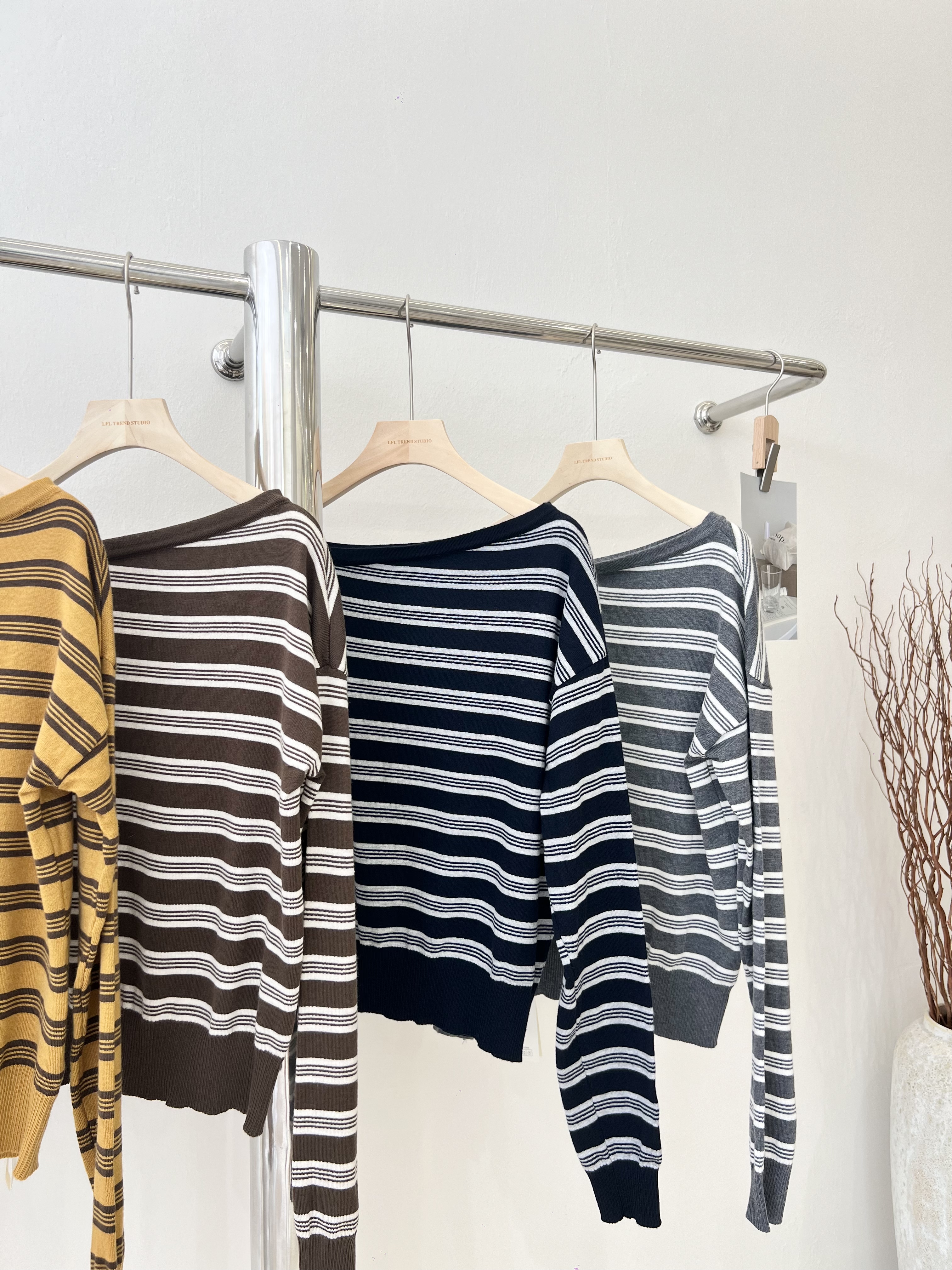 6889 韩系条纹一字肩针织长袖