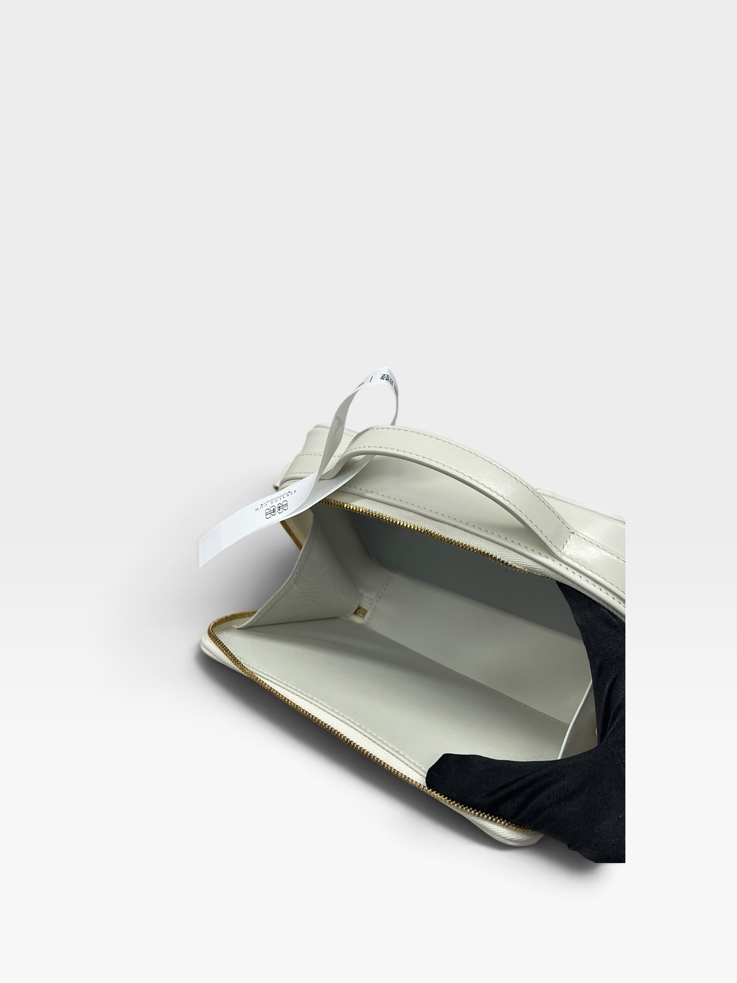 Pre-Owned DIOR Caro Pouch / Product Code: 102918