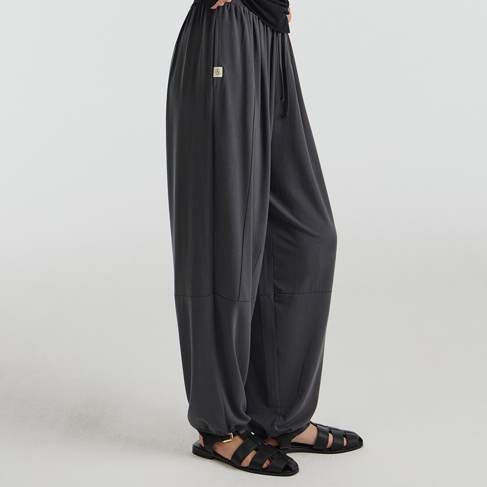 預購Banda Soft Line Jogger Pants by front2line