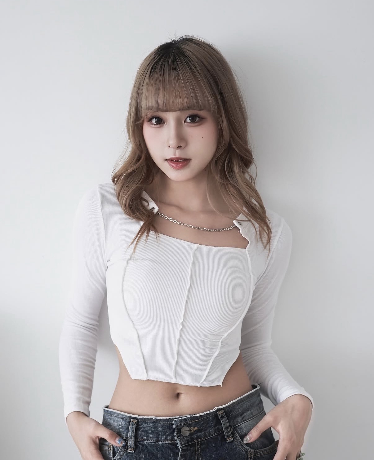 KR 貼身U型Top White