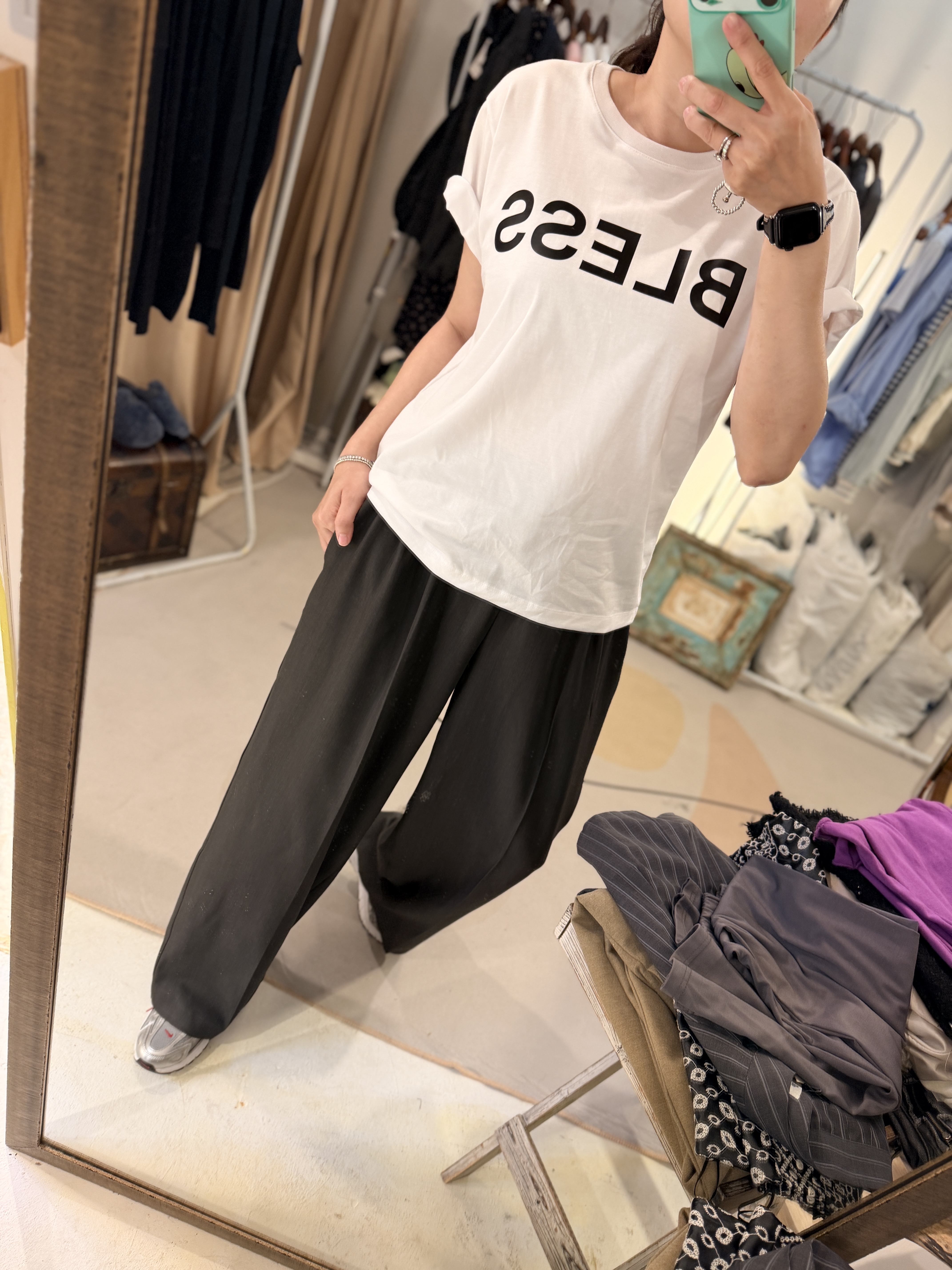 Loose cutting pants