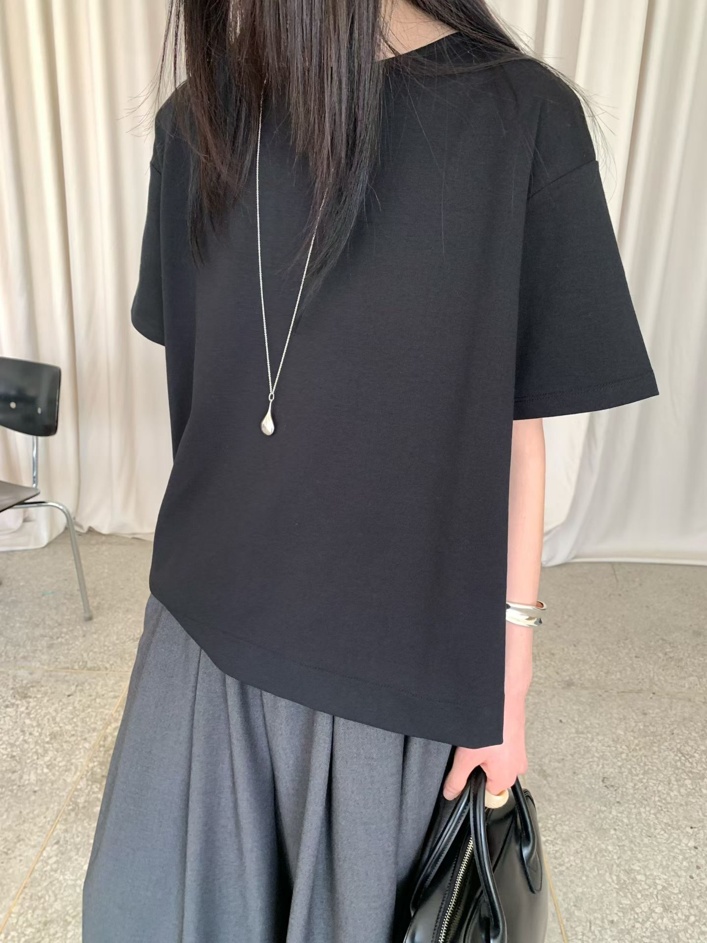 簡約時尚寬鬆短袖線條感上衣