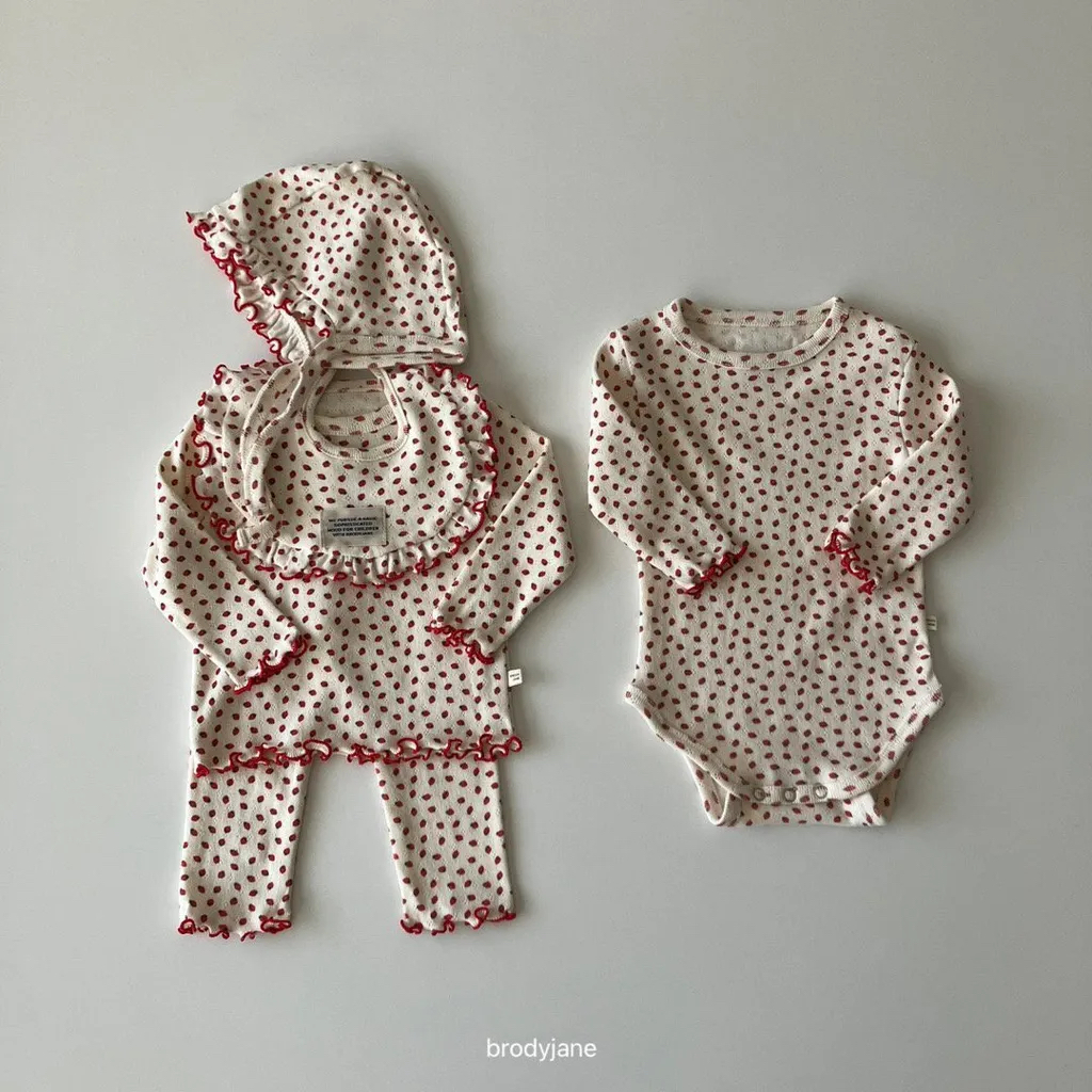 🇰🇷Brodyjane bonnet/bib/socks