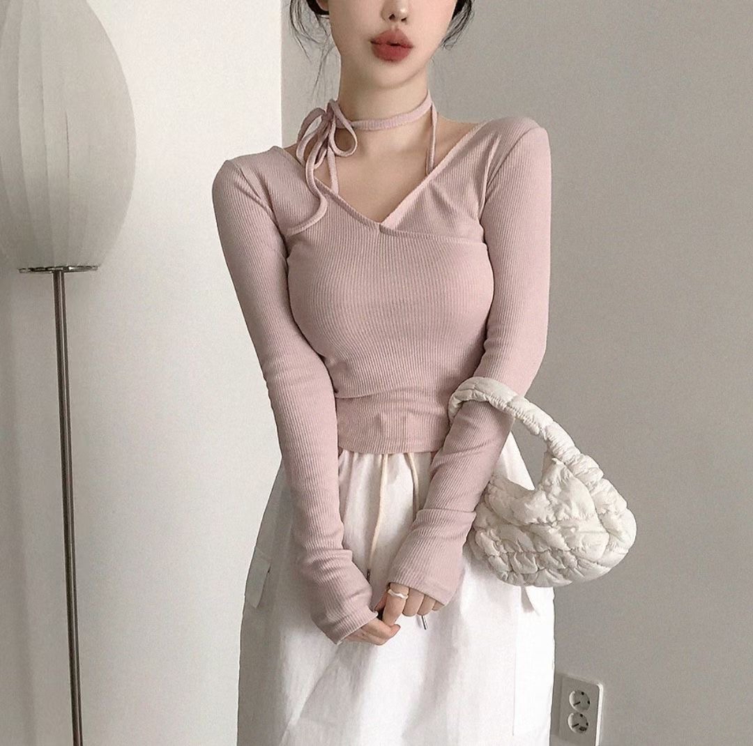 【 新品追加🍓 | 超韓！甜美度爆表⋆˚ʚɞ設計感交疊綁帶直紋上衣🎀💕 】 Sweetie Cross Ribbon Top(三色入)