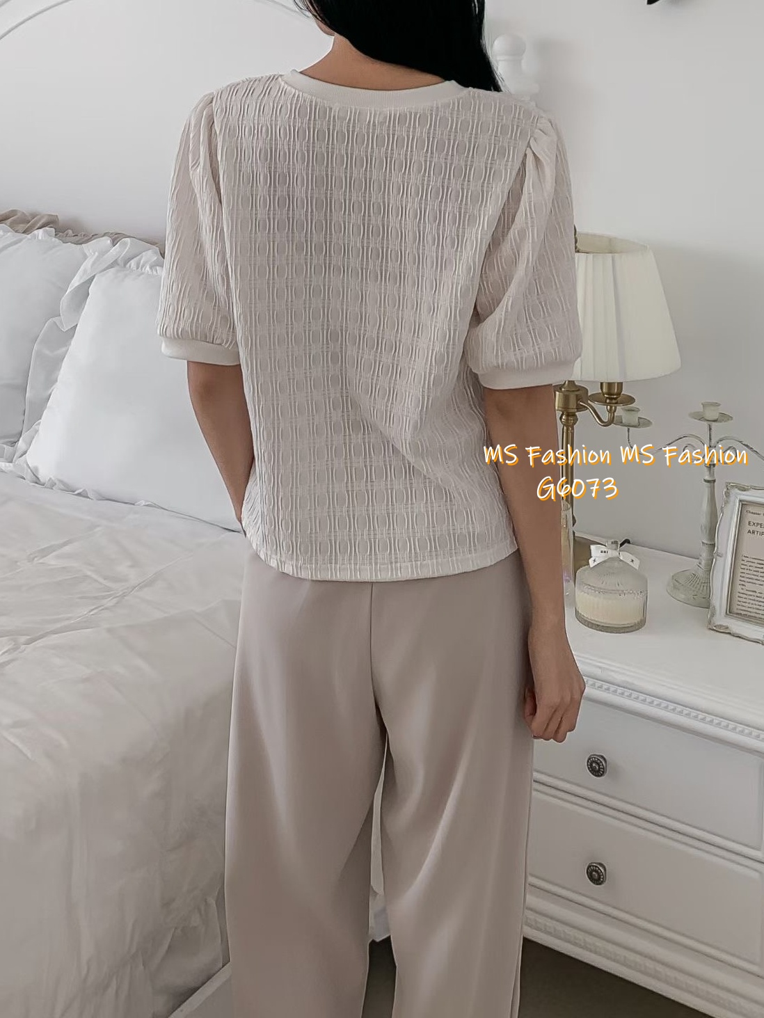 G6073 韓國🇰🇷淨色暗紋top