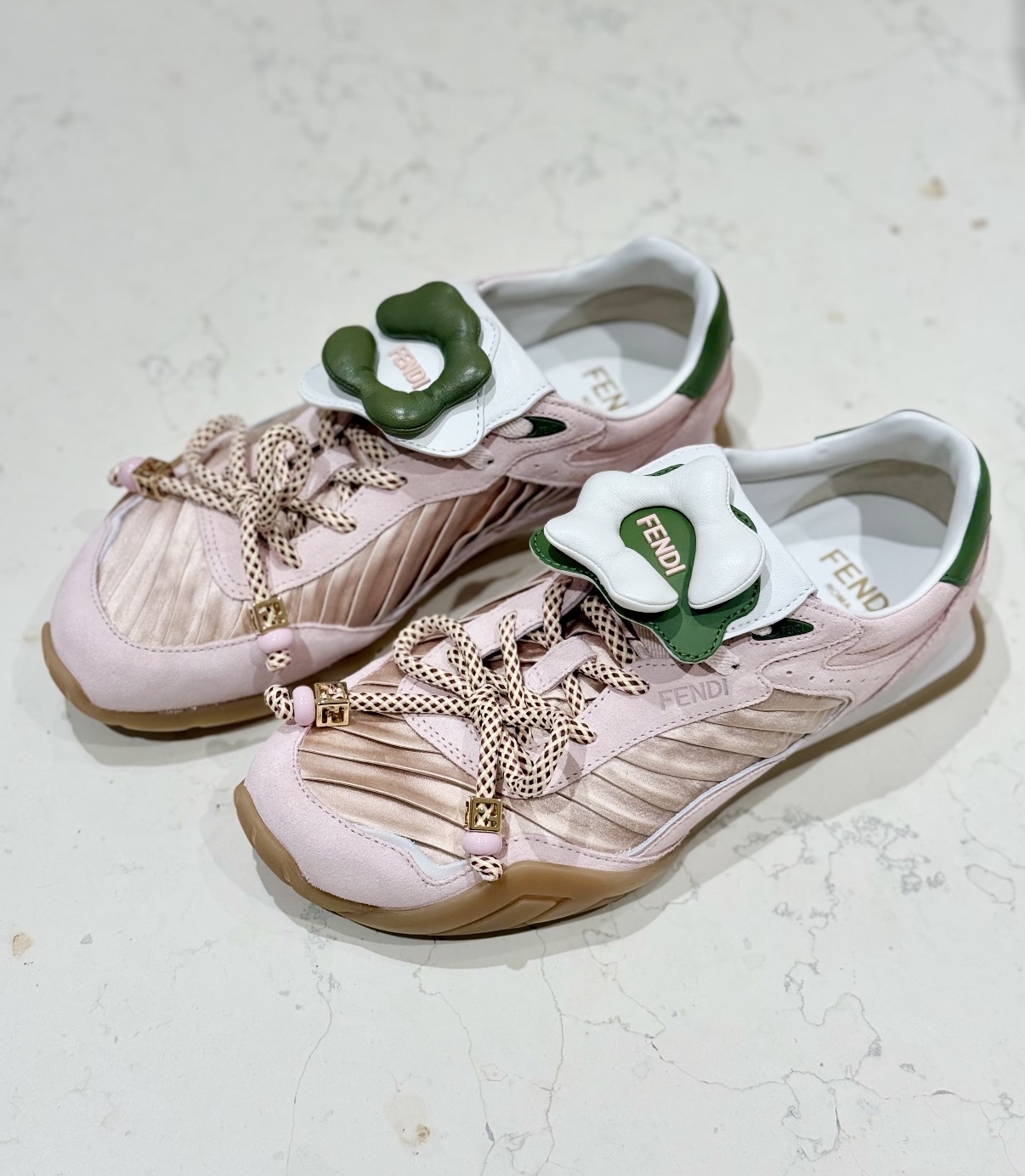 限時優惠✨新款🆕訂貨📮Fendi花朵wave sneaker   Size 36/37-39/40
