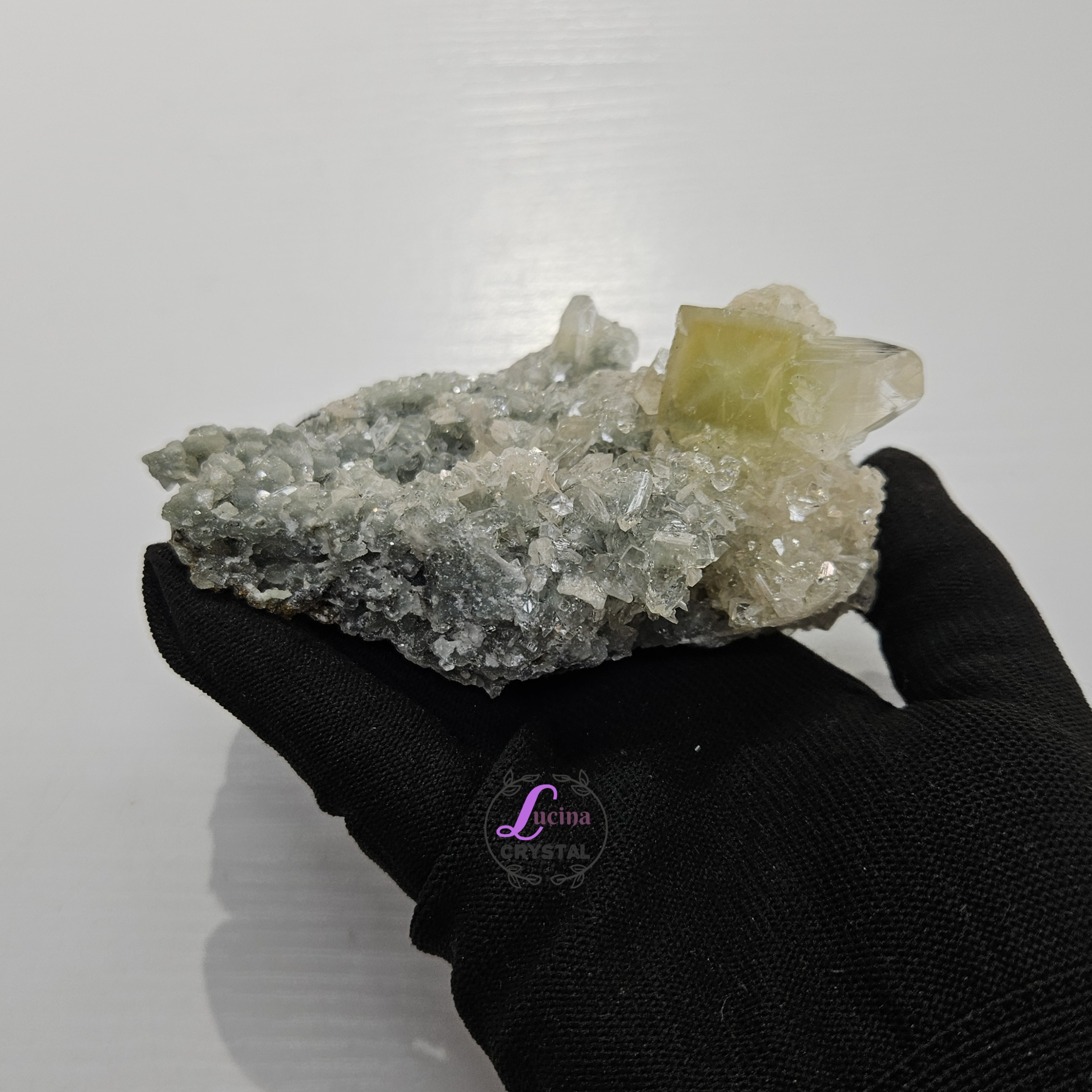 (Co#8555) 藍軟糖底鑽石魚眼石/Blue Chalcedony Diamond Apophyllite 