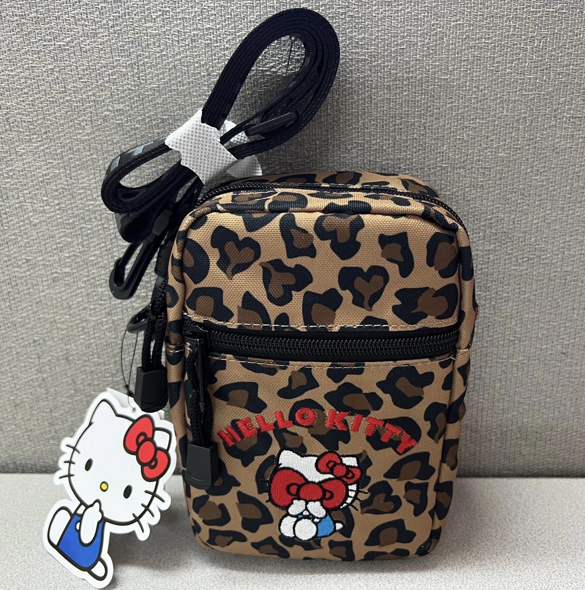 🎌日本直送🎌 Hello Kitty 刺繡圖案斜孭袋