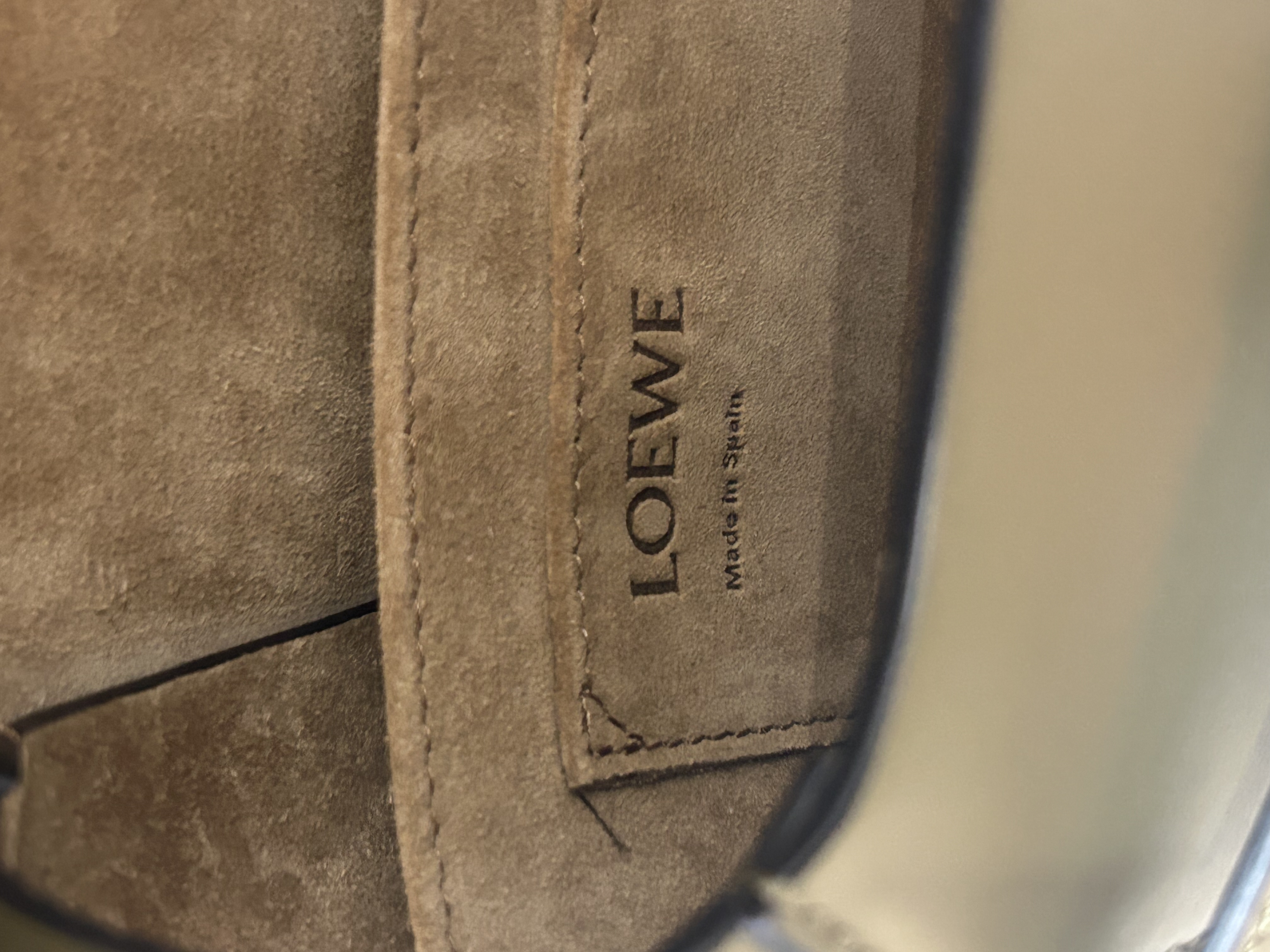 Loewe Gate small calfskin 100%Authentic, 98%New ☑️Dust bag