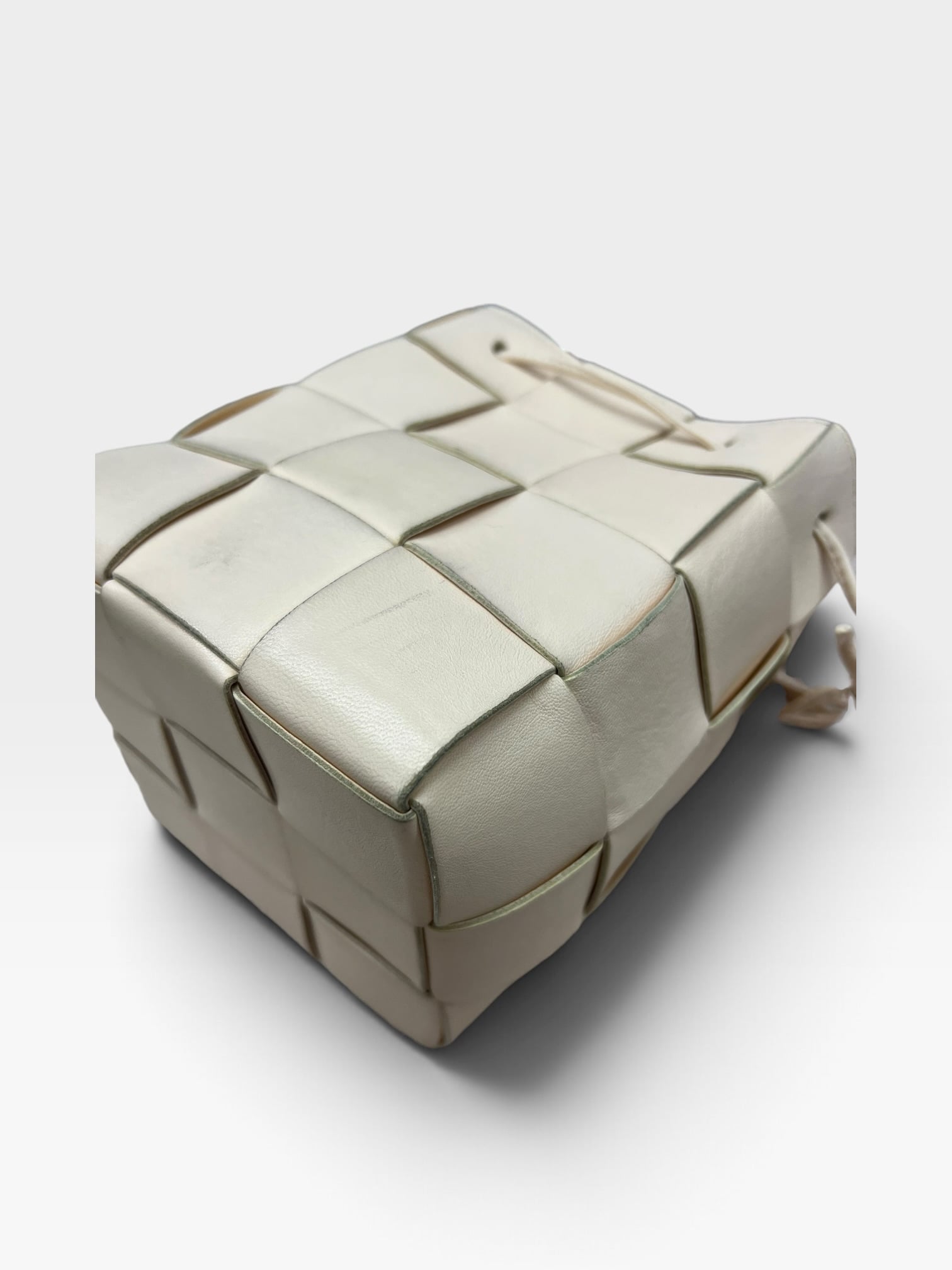 Pre-Owned Bottega Veneta Cassette Bucket /Product Code: 102701