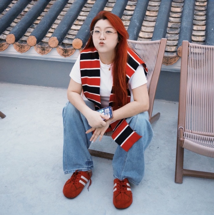 B01(5253) 韩版纯色百搭上衣与黑红条纹披肩黑白上衣 