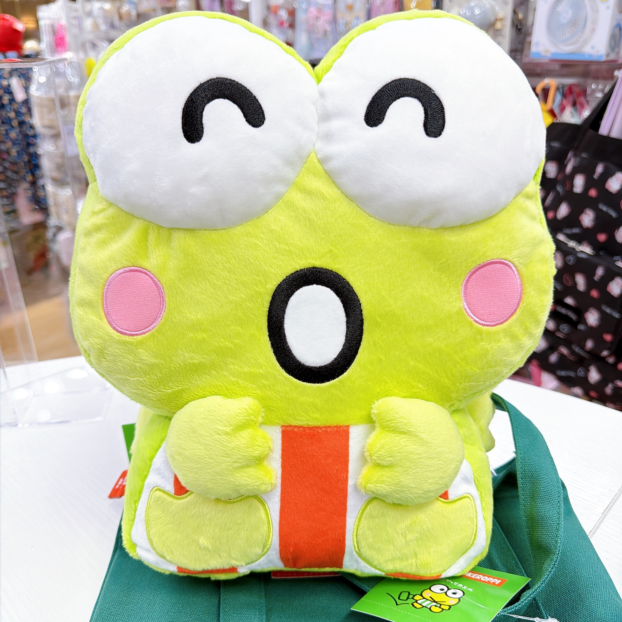 日本直送青蛙仔生日系列多款產品化妝袋公仔眼鏡盒側孭袋等等
