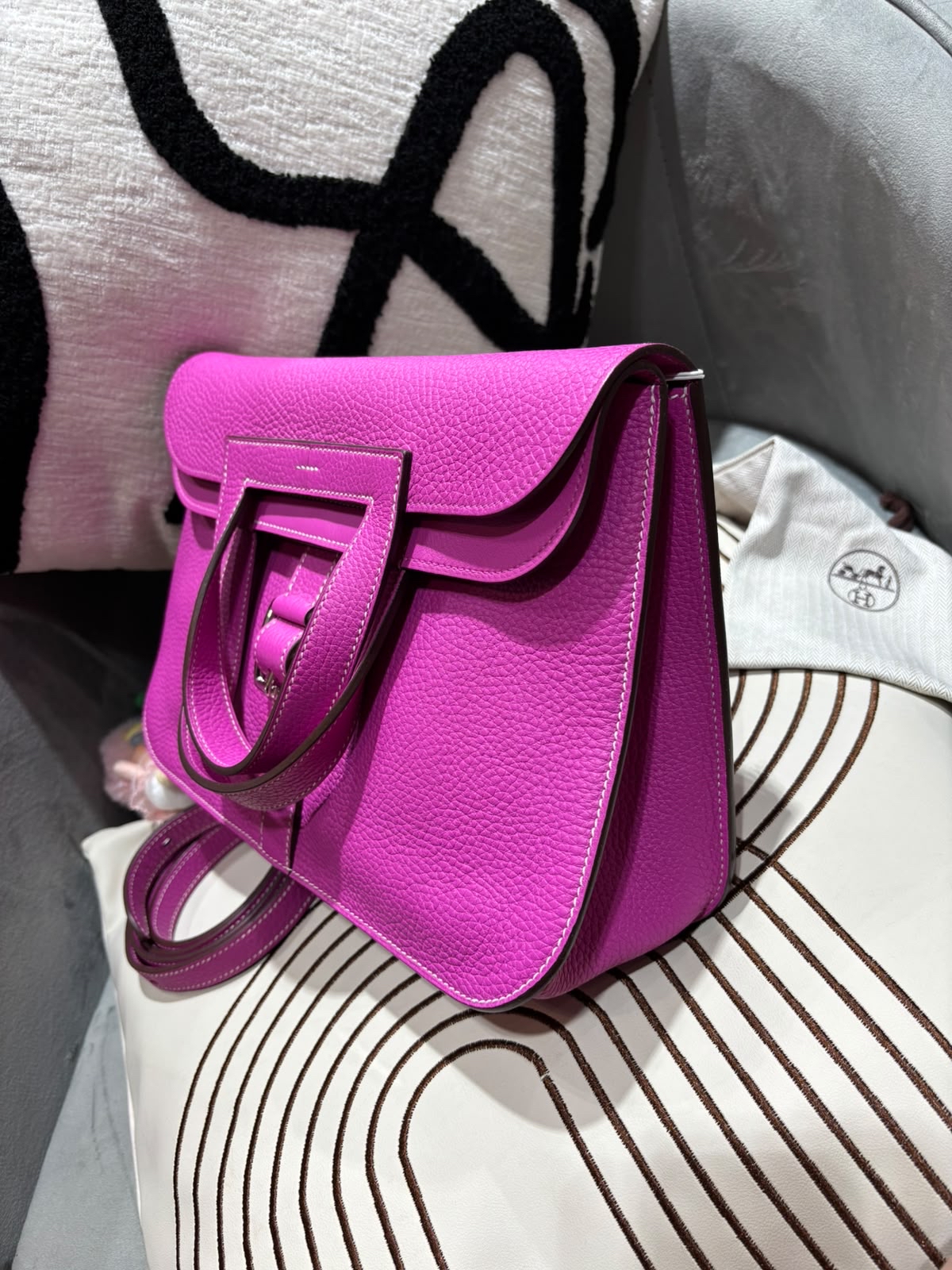 Hermes halzan 31 STAMP C 玉蘭粉銀扣 100%Authentic ,98%new✅dust bag 
