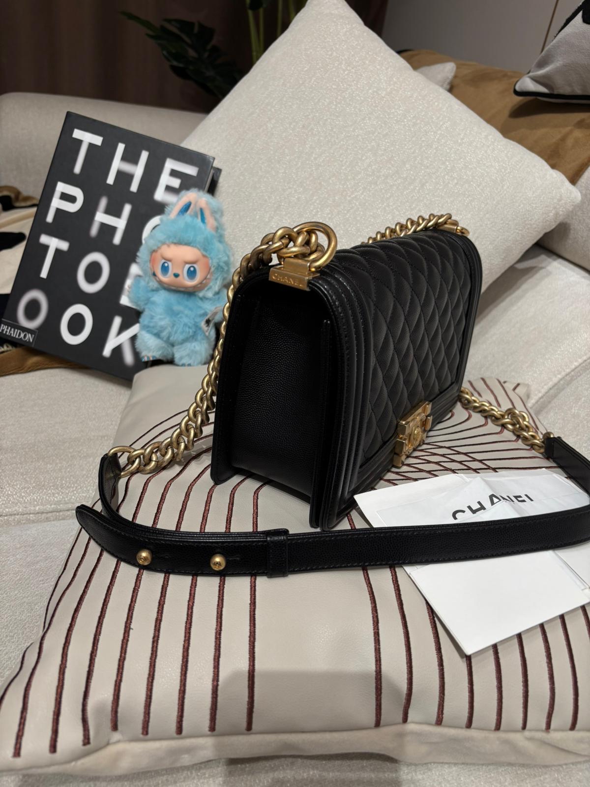 Chanel Boy 25cm A67086 黑色荔枝牛皮金扣 100%Authentic, 98%New ✅專門店收據✅晶片✅Dust bag ✅Box