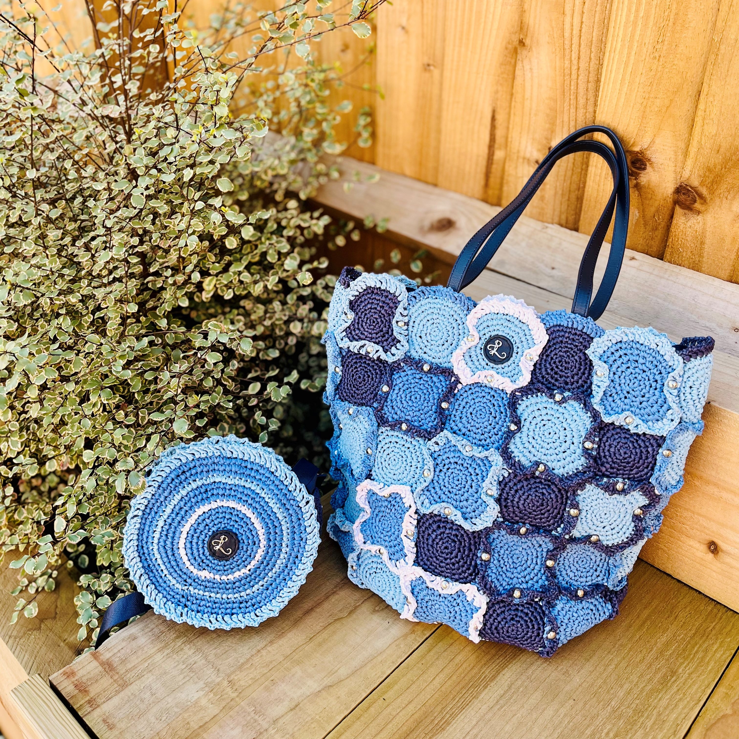 FLOWER PATCH - Tote