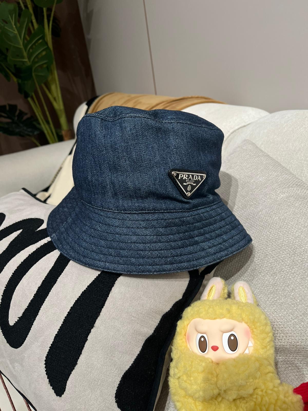 Prada bucket hat M denim  100%Authentic, 99%new