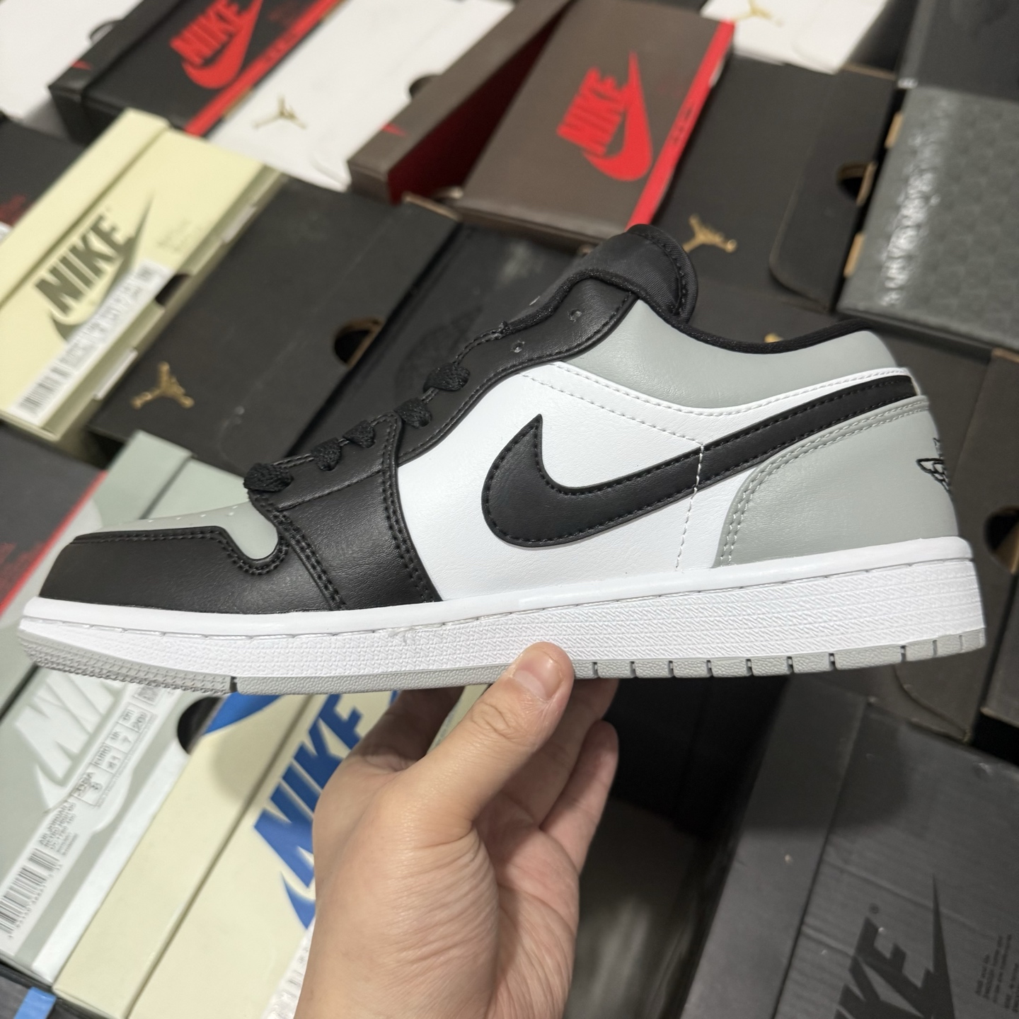 Nike Air Jordan 1 Low "Shadow Toe" 553558-052
