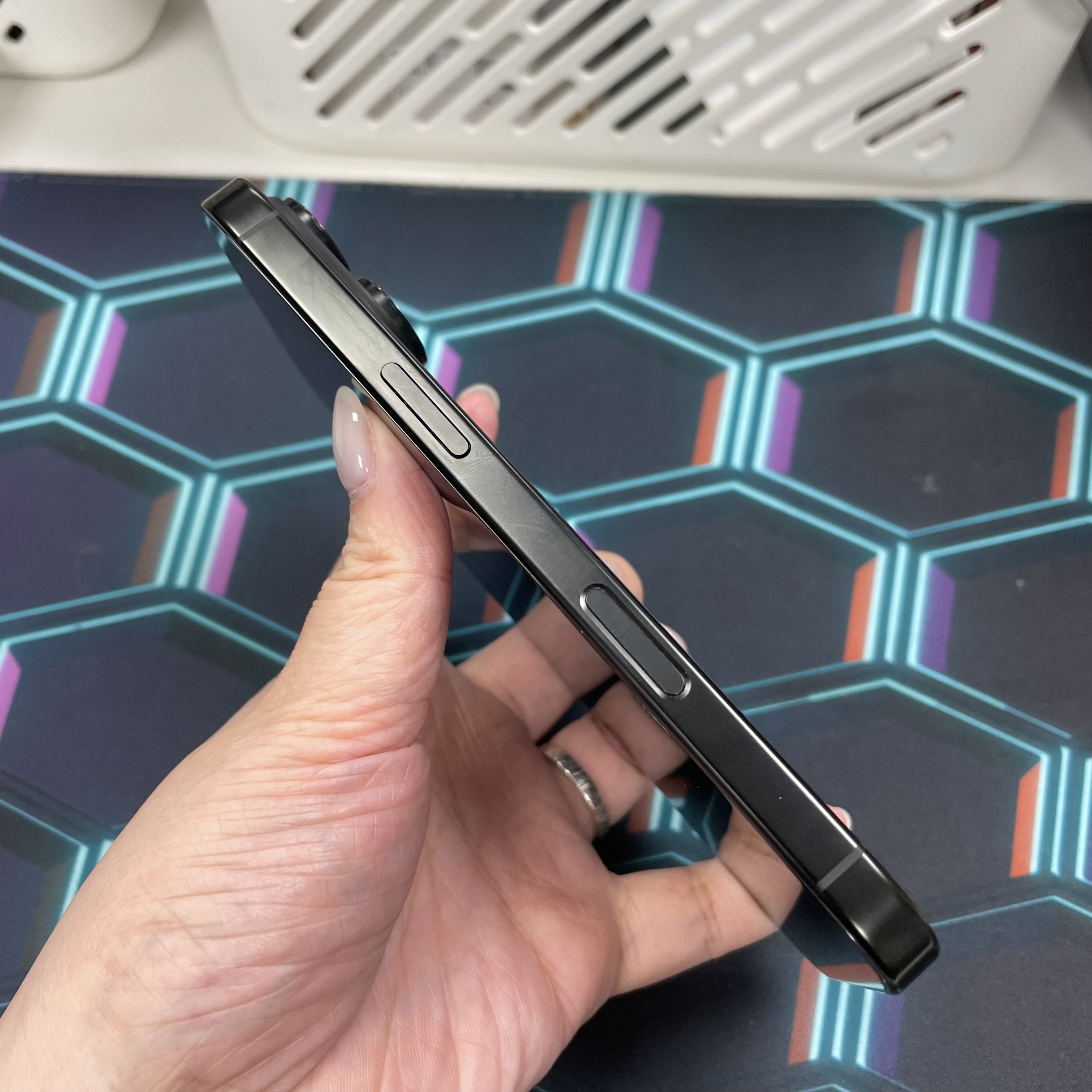 *6550 16 Pro 完美機 1TB 電92 黑色 black