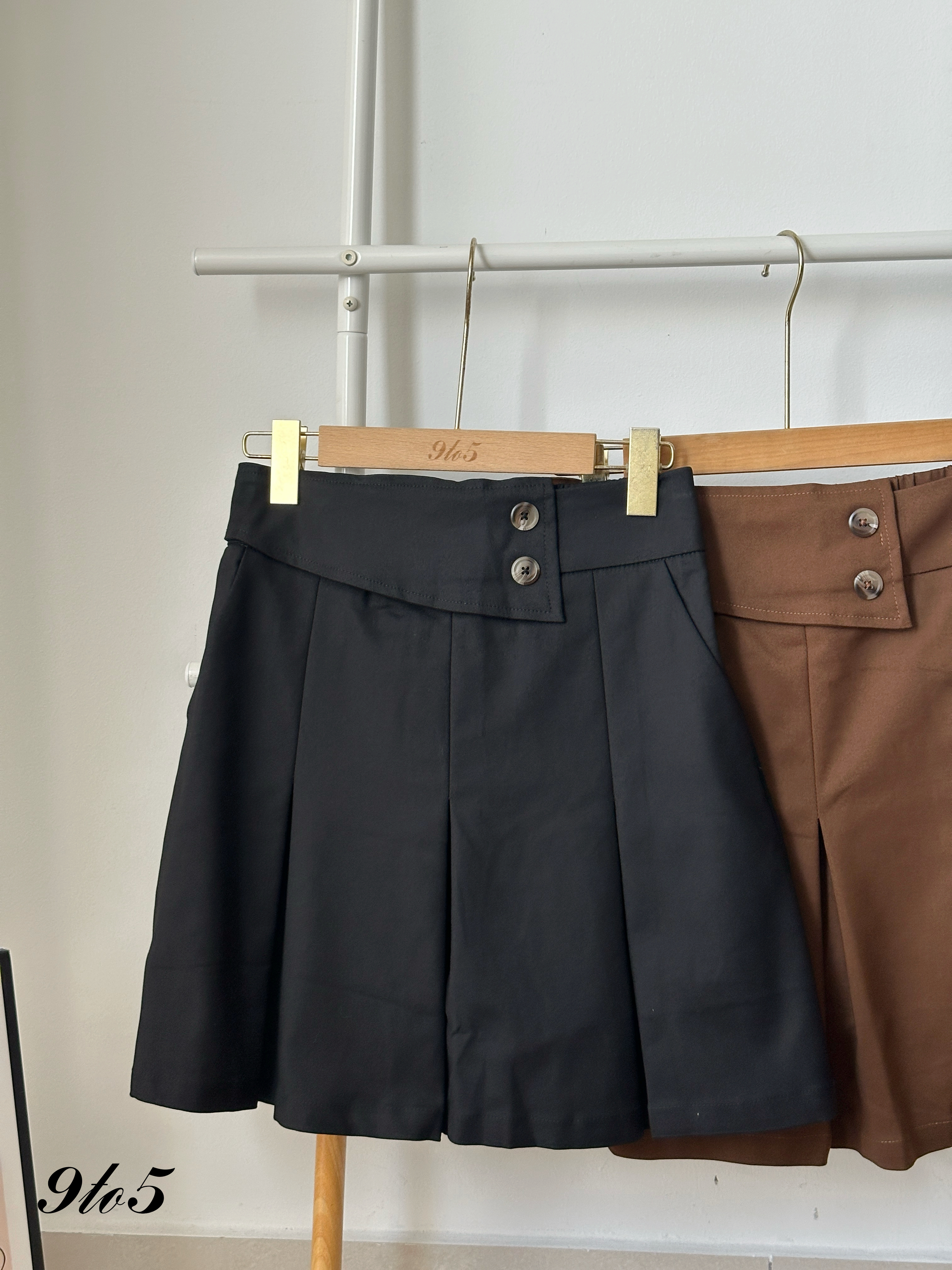 S1858 A Line Short Skirt - Black & Brown