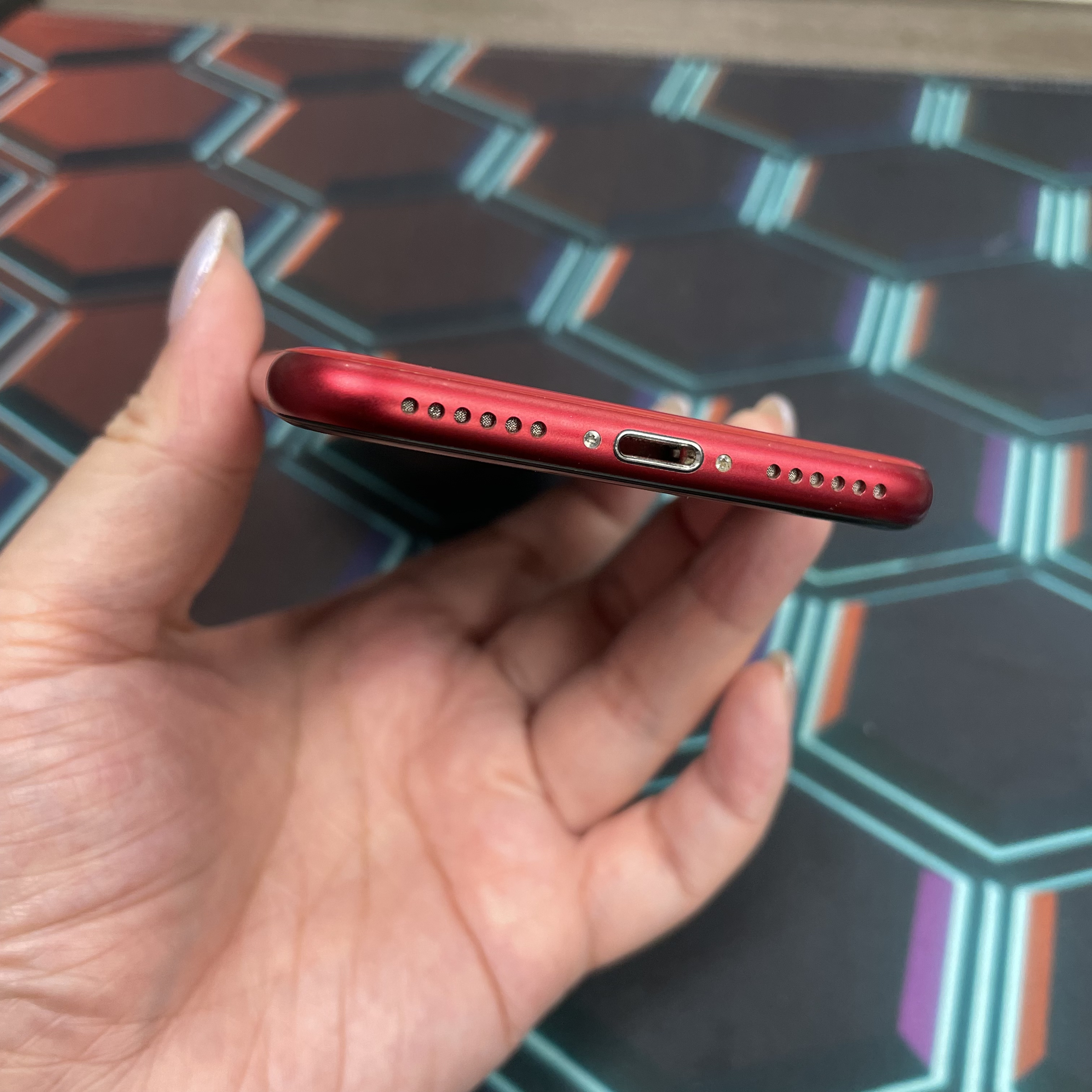 *6940 SE 2 完美機 128GB 電76 紅色 red
