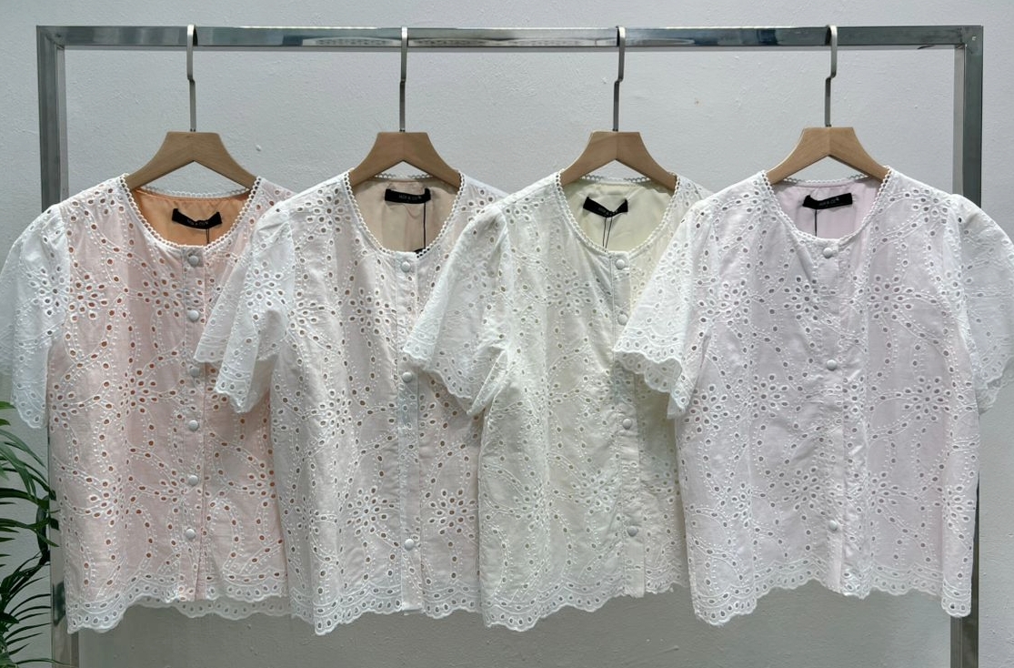 25018 Cotton Lace Short Sleeve Blouse