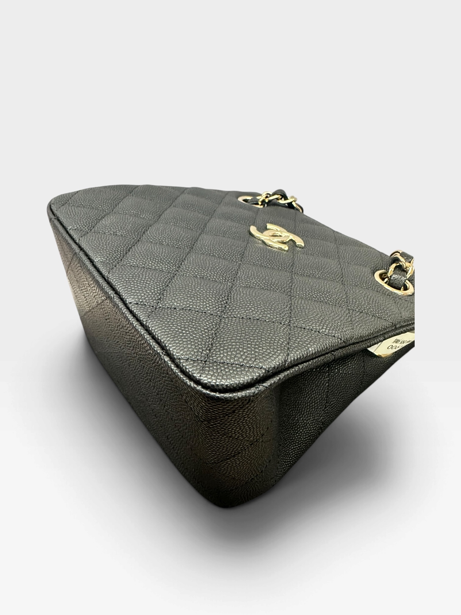 Pre-Owned Chanel Mini Bucket Bag/ Product Code: 102007