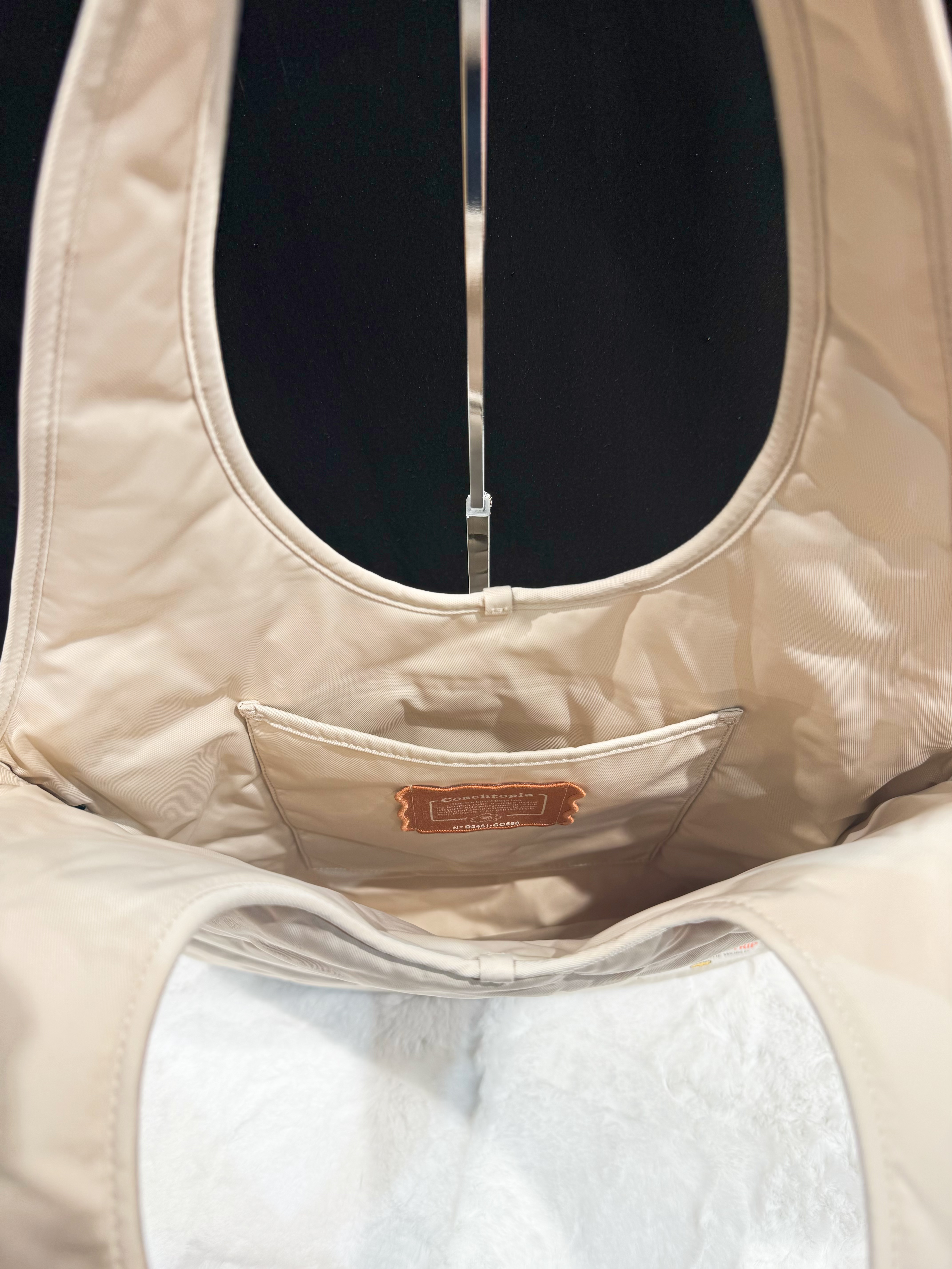 Coach loop flat tote beige