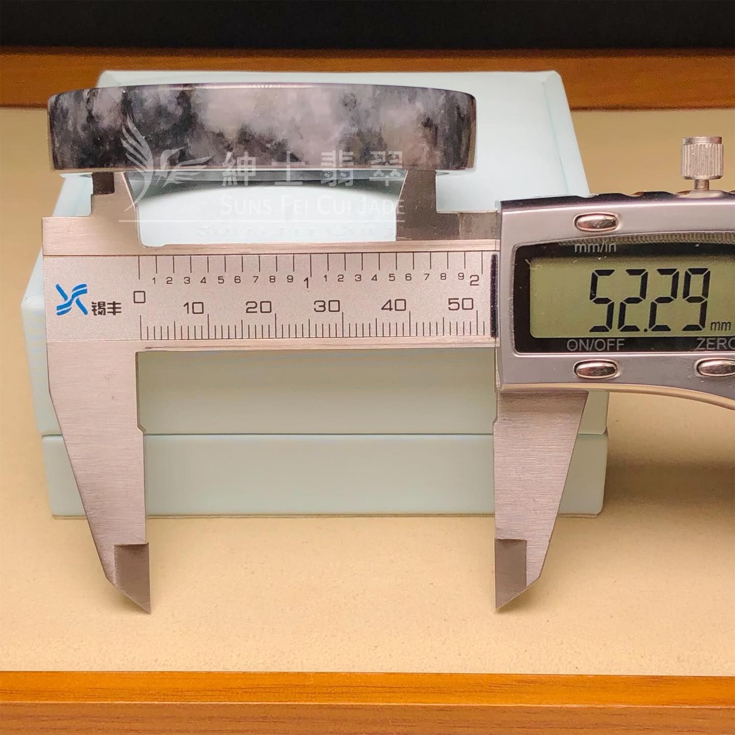 山水畫烏雞方鐲 52.3mm