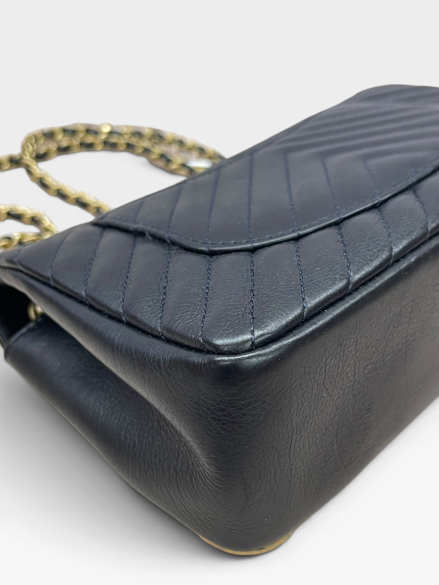 Pre-Owned Chanel Rock the Corner Chevron / Product Code: 101702