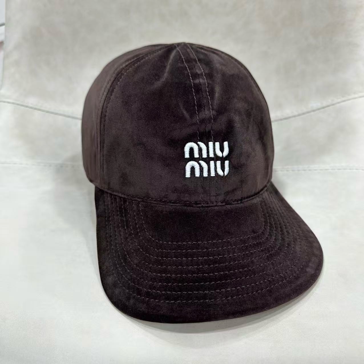 訂貨📮 MIUMIU 棕色天鵝絨cap帽 Size S/M/L