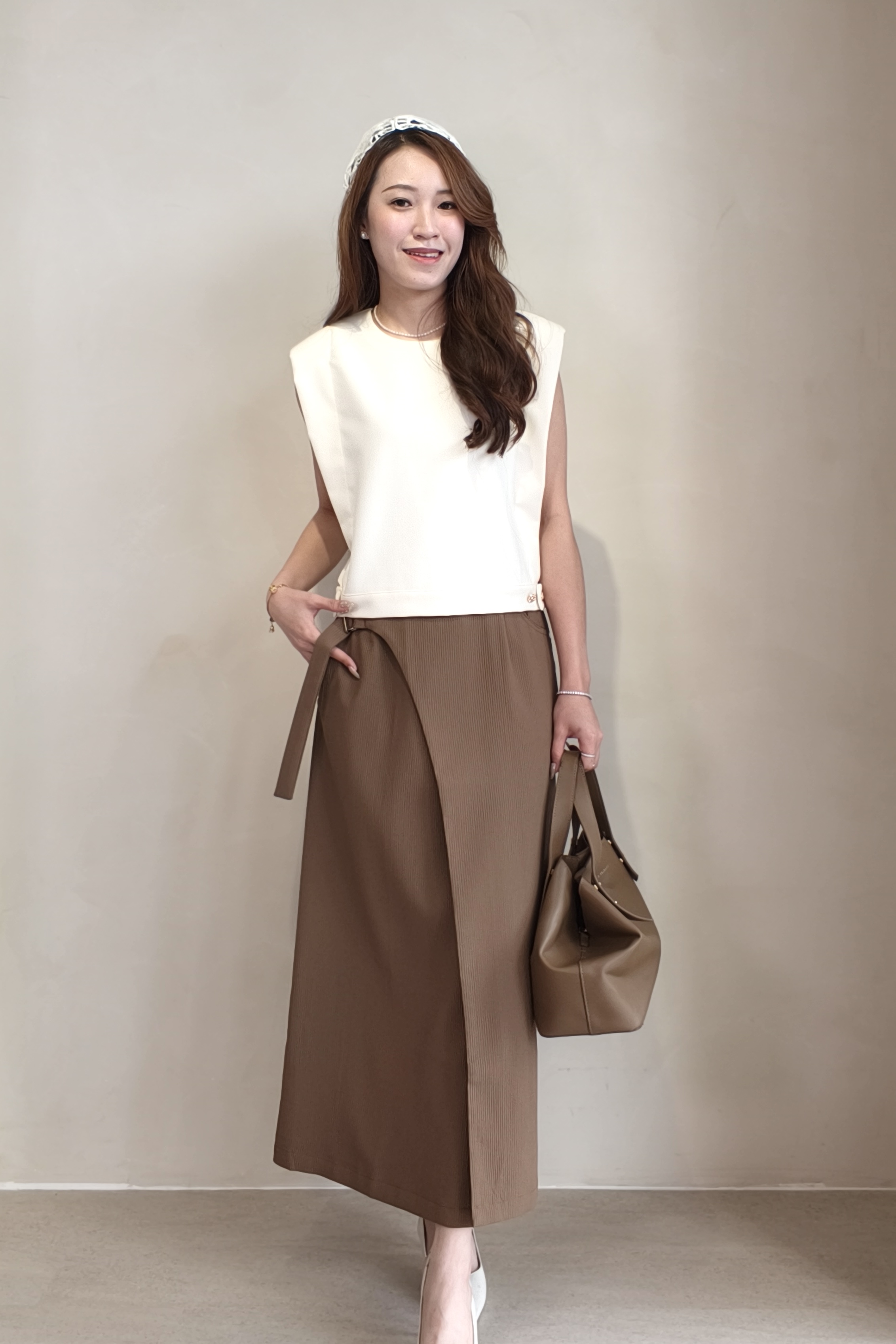 210535 Elara Structured Shoulder Top