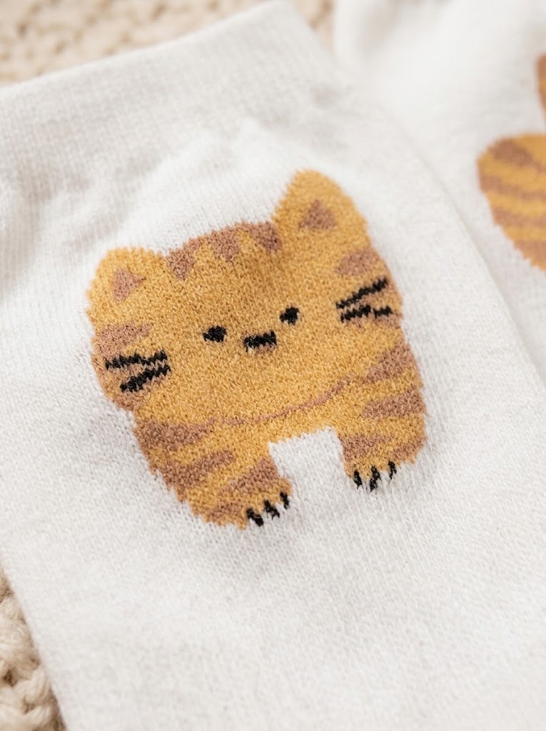 Korean Tail Kitty Mid Crew Socks