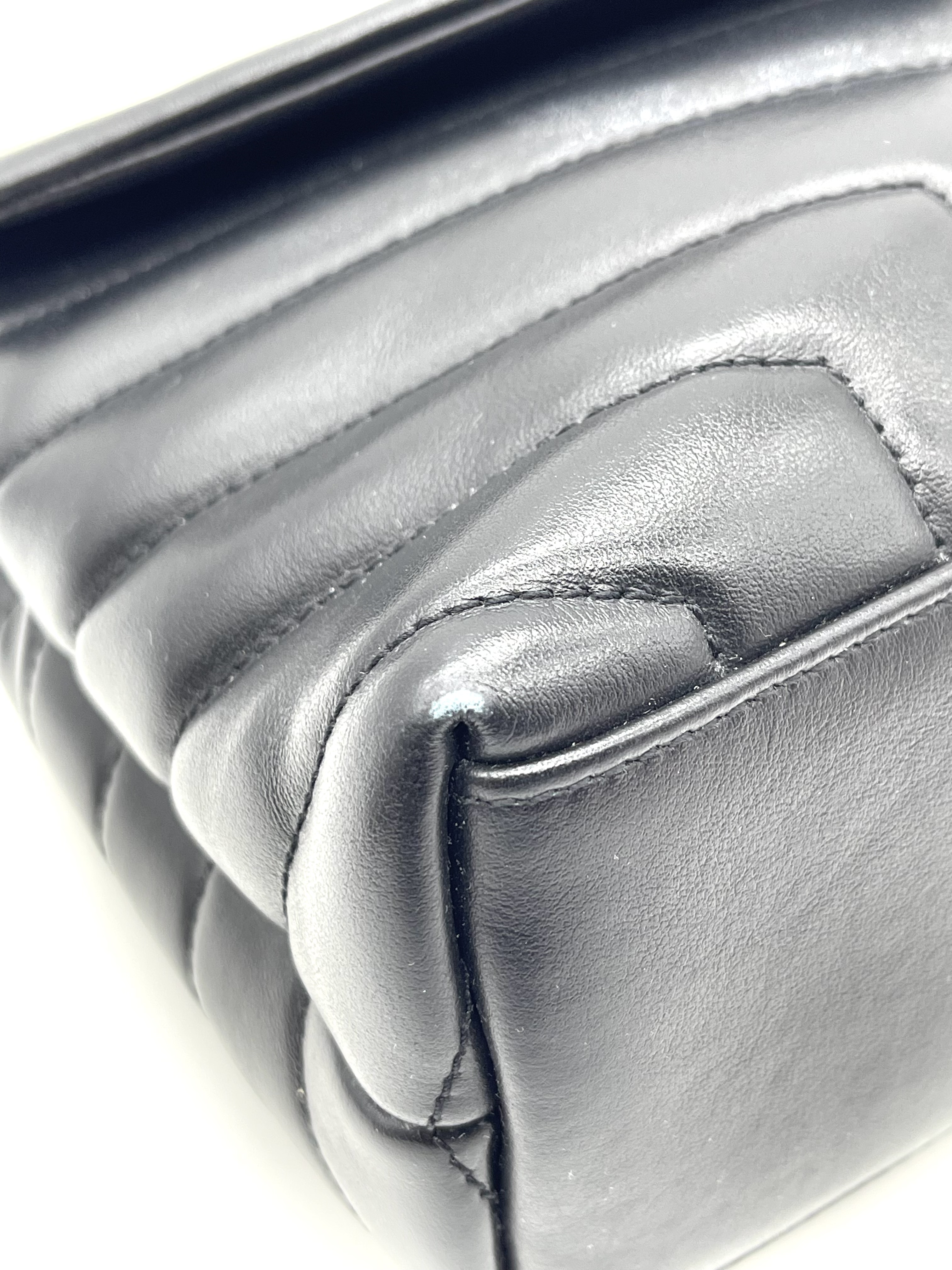 Pre-owned YSL Loulou : Product Code: 26032333