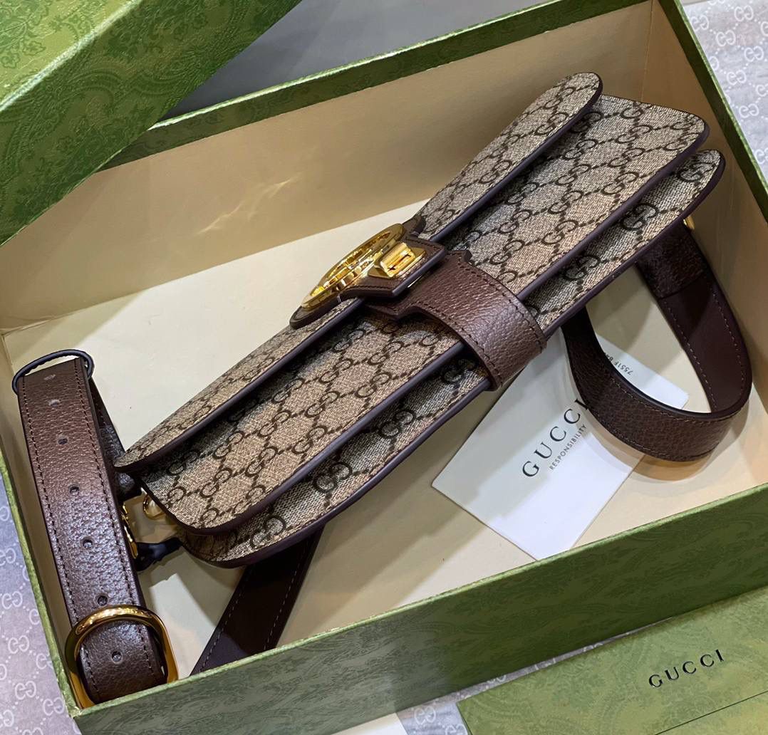 🔥 𝐆𝐮𝐜𝐜𝐢 𝐁𝐥𝐨𝐧𝐝𝐢𝐞胸包 # ▪️型号：718154 ▪️尺寸：24*4*5cm G互扣新款，太好看了叭😍腰包➕胸包斜挎！包型也是hin时髦复古，经典现代风.全钢五金➕原厂皮质感份很足❗️容量满足日常，拉链隔层则展现灵活百搭的现代风格。此单品可高腰或低腰佩戴，扭转式搭扣，肩带可调节！