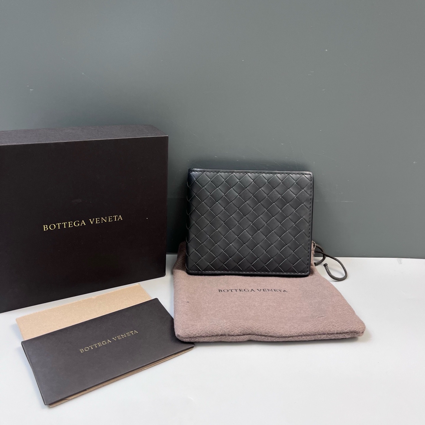 【預訂貨品】BV編織灰色短款銀包