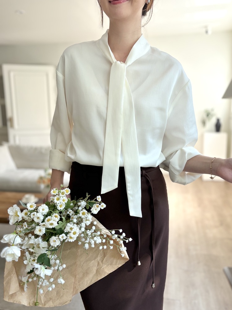 Two-way Tie Detail Blouse (Ivory)