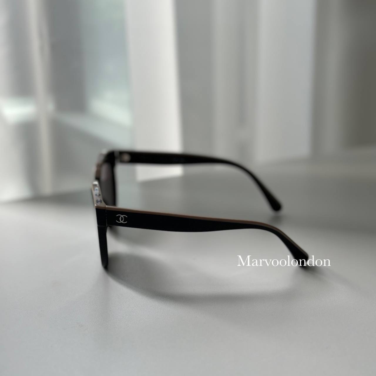 現貨✨🫶🏻熱賣款🩷Chanel 拼接字母太陽眼鏡 nude color