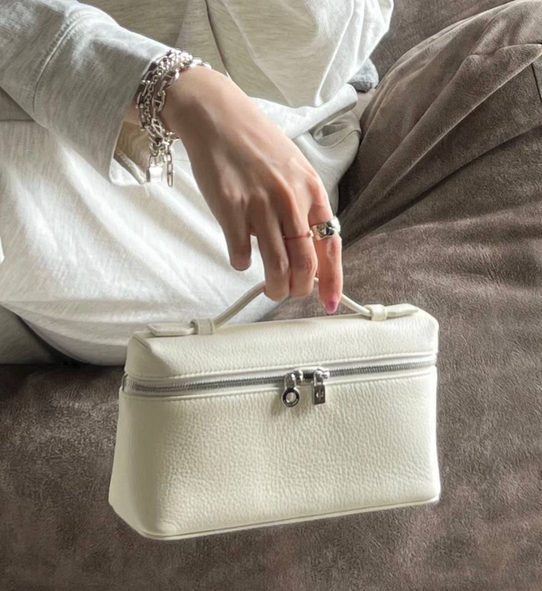 Whatsapp 報價💖 ✨ Loro Piana L19 詢問到超高的奶昔白✨都好難買的