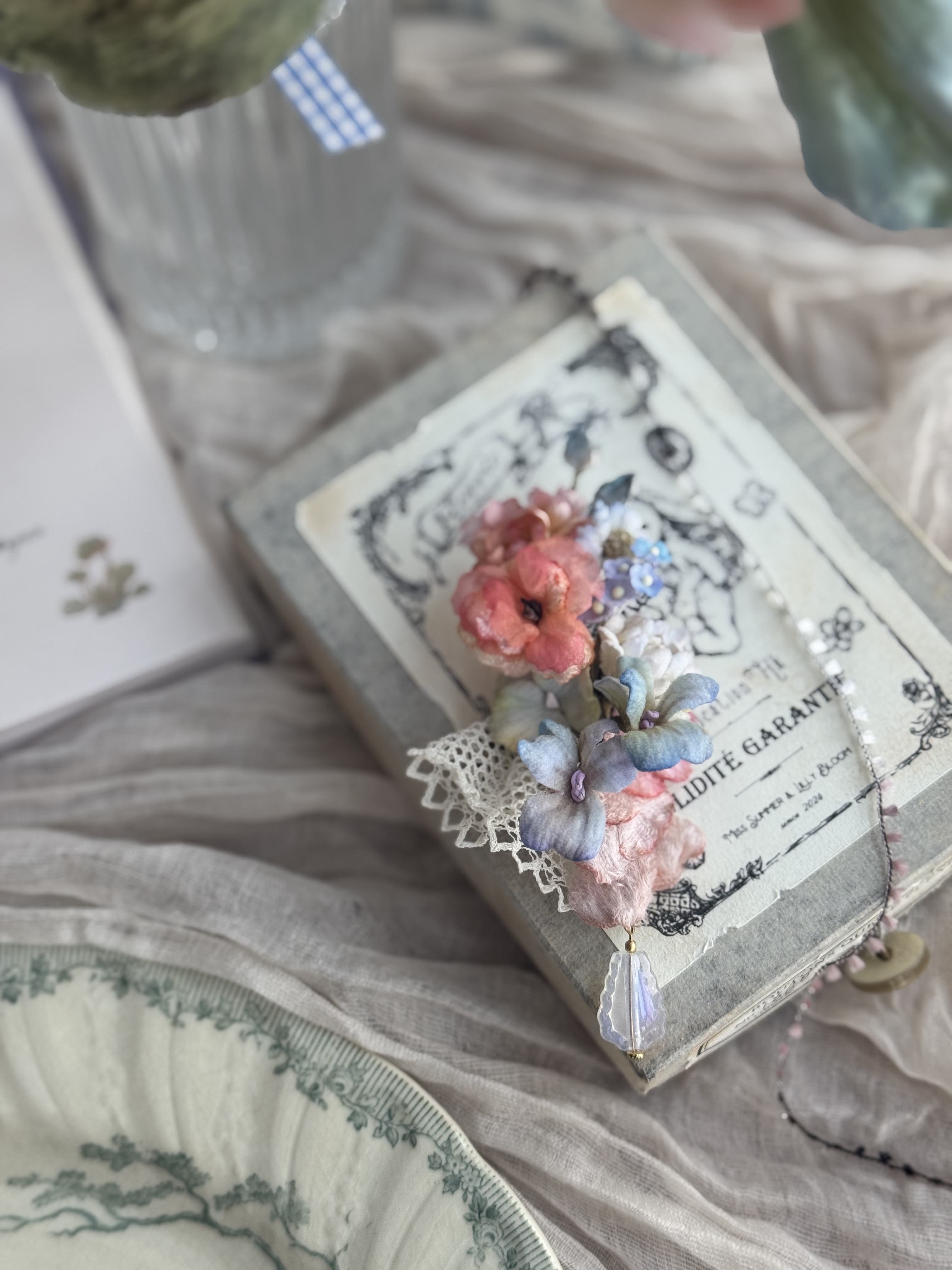 Spring Garden 春日繁花胸針