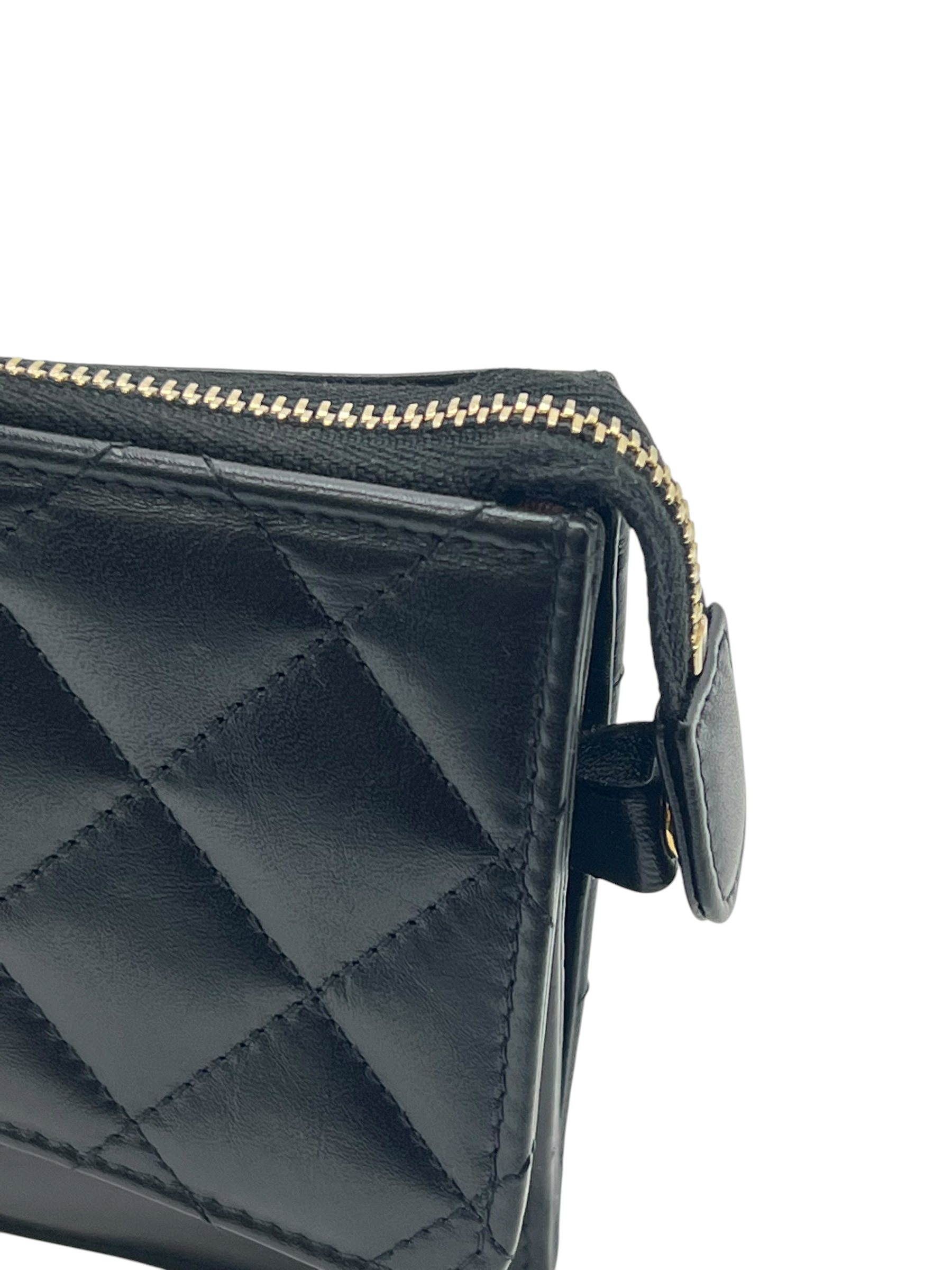 Pre-Owned CHANEL Aged Calfskin Quilted 2.55 Reissue Pouch With Chain Handle Black / Product Code: 26052803