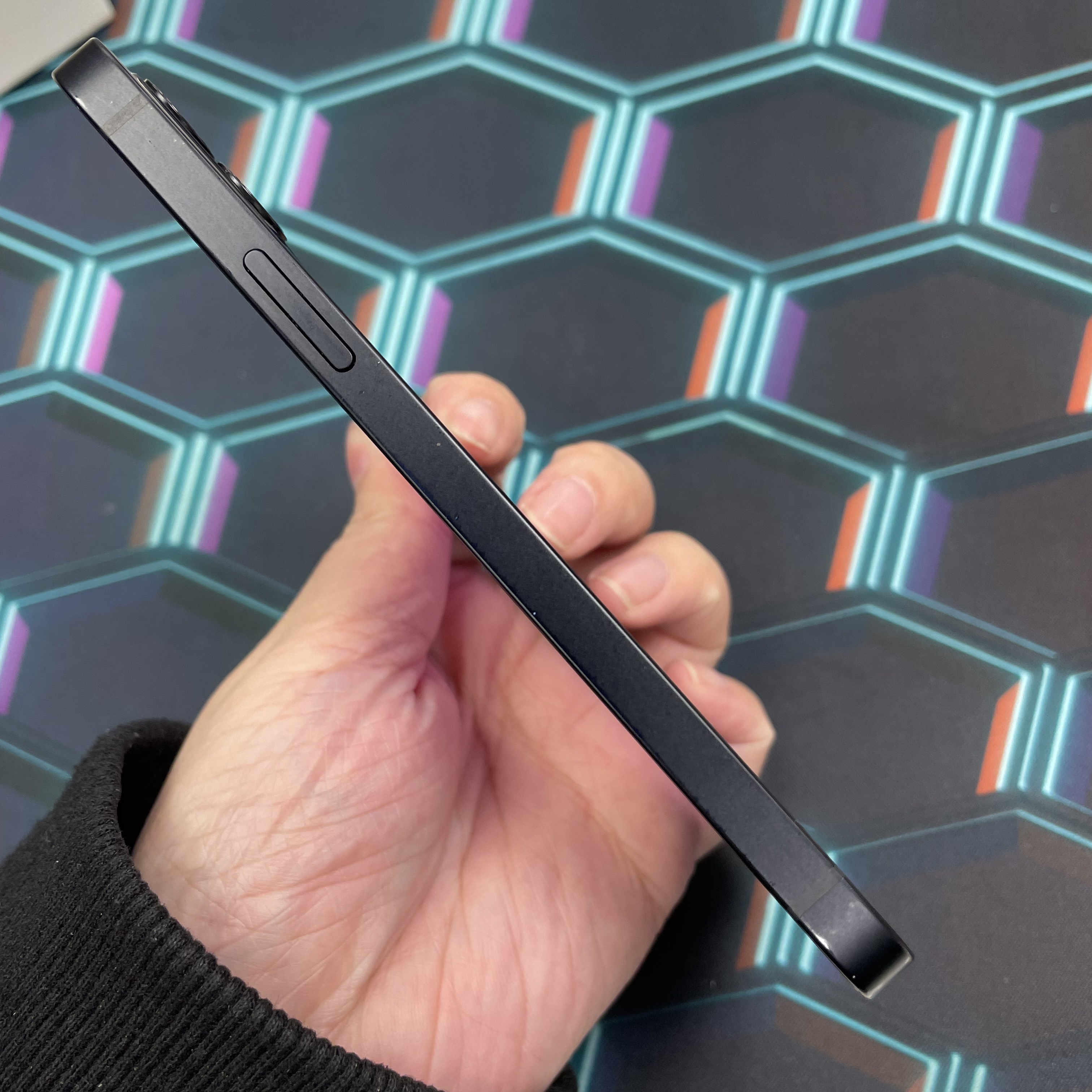 *6143 12 勁靚機 64GB 電83 黑色 black