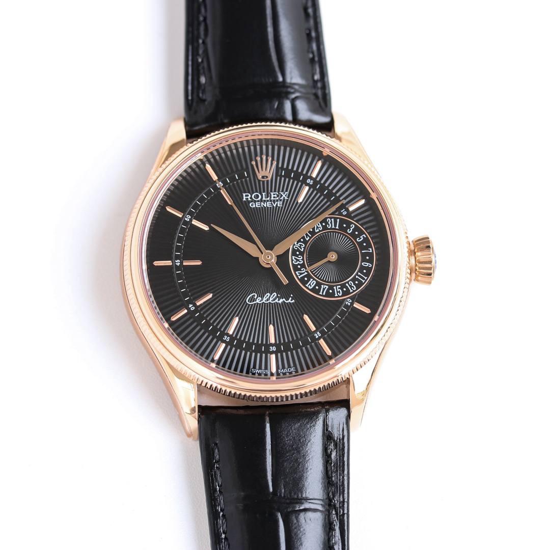 劳力士 ROLEX 切利尼日历型！🎮OT2 强势来袭！真正的机芯功能，跟正品一样的体验，细节方面：切力尼系列 【尺寸】39毫米，厚度11.5毫米！ 【机芯】搭载定制版劳Rolex3165一体机芯，大三针带小针日历功能，功能同原版一致！ 【表壳】316L精钢，顶级电镀厚金+抗氧化保护，还原本质！ 【字面】雕刻波浪纹底制造工艺 纹路立体感超强！🎮 【指针】原装顶级批花工艺！ 【镜面】蓝宝石玻璃水晶镜面！ 【表带+扣子】纹节清晰、顶级全包边工艺柔软的类美洲牛皮表带，同原版针扣方便使用！ 匠心力作 打造正品的体验 给您复刻带来不一样的正品感觉 欢迎各位表友品鉴！🎮