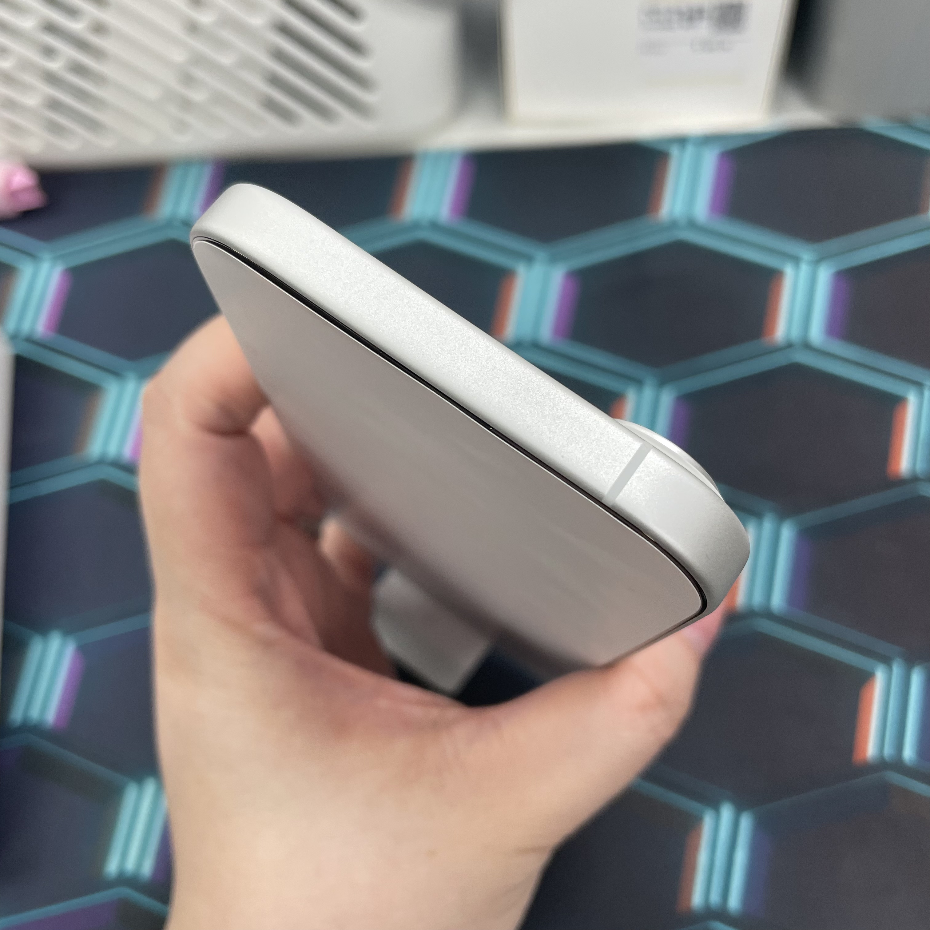 *6317 17 未使用品 256GB 電100 白色 white