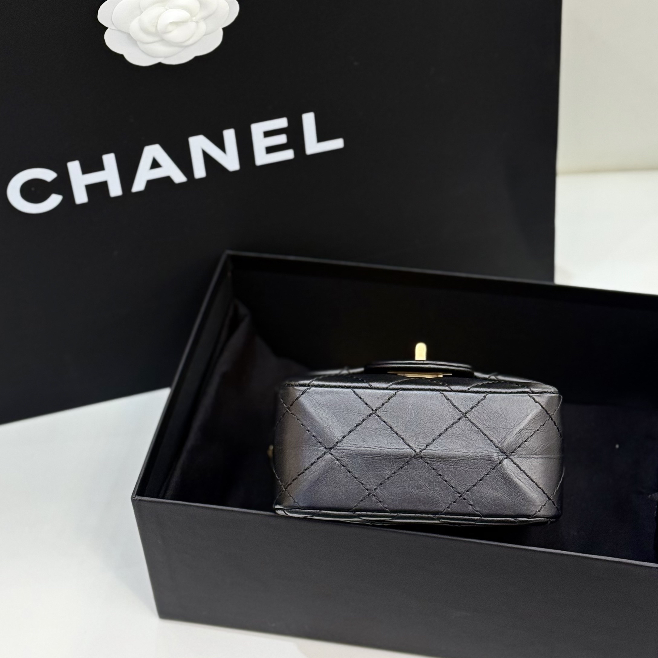 【預訂貨品】鐳射30開👜 Chanel黑金mini 手機包 