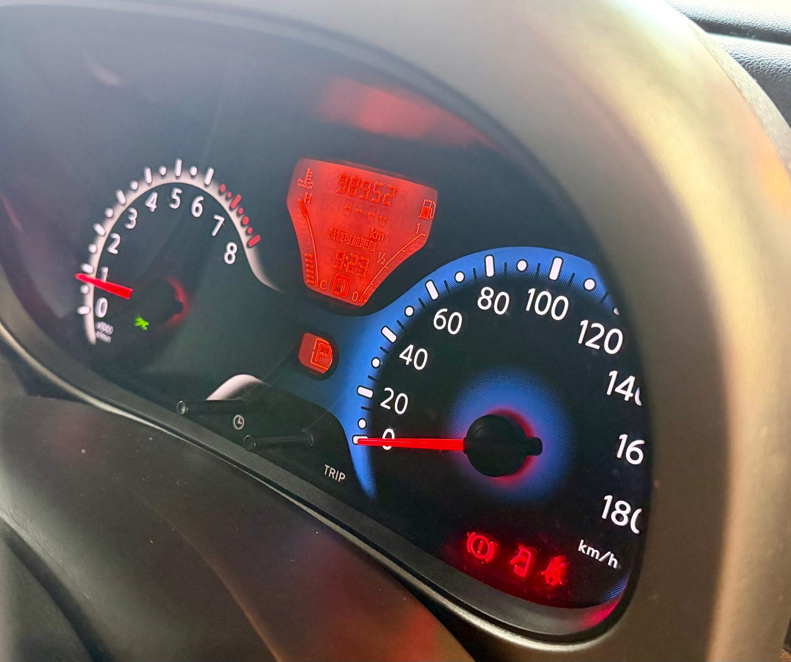 Nissan CUBE RIDER 2010