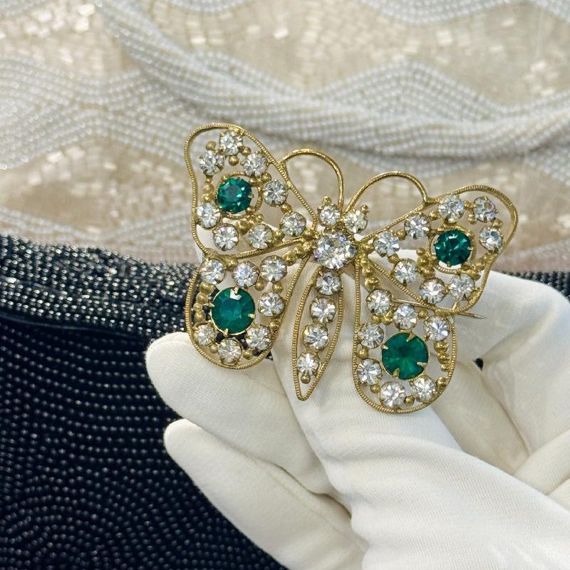 Antique C.a. 1920s Czechoslovakian Emerald Green Glass Butterfly Brooch (B028)