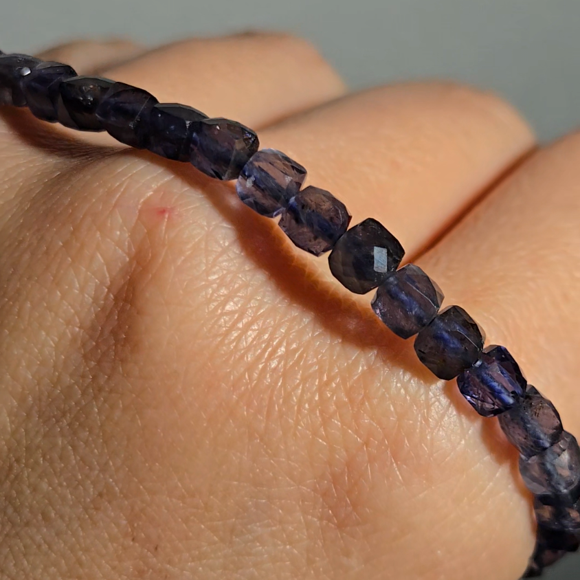 Iolite faceted 4.4mm bead bracelet - JW89