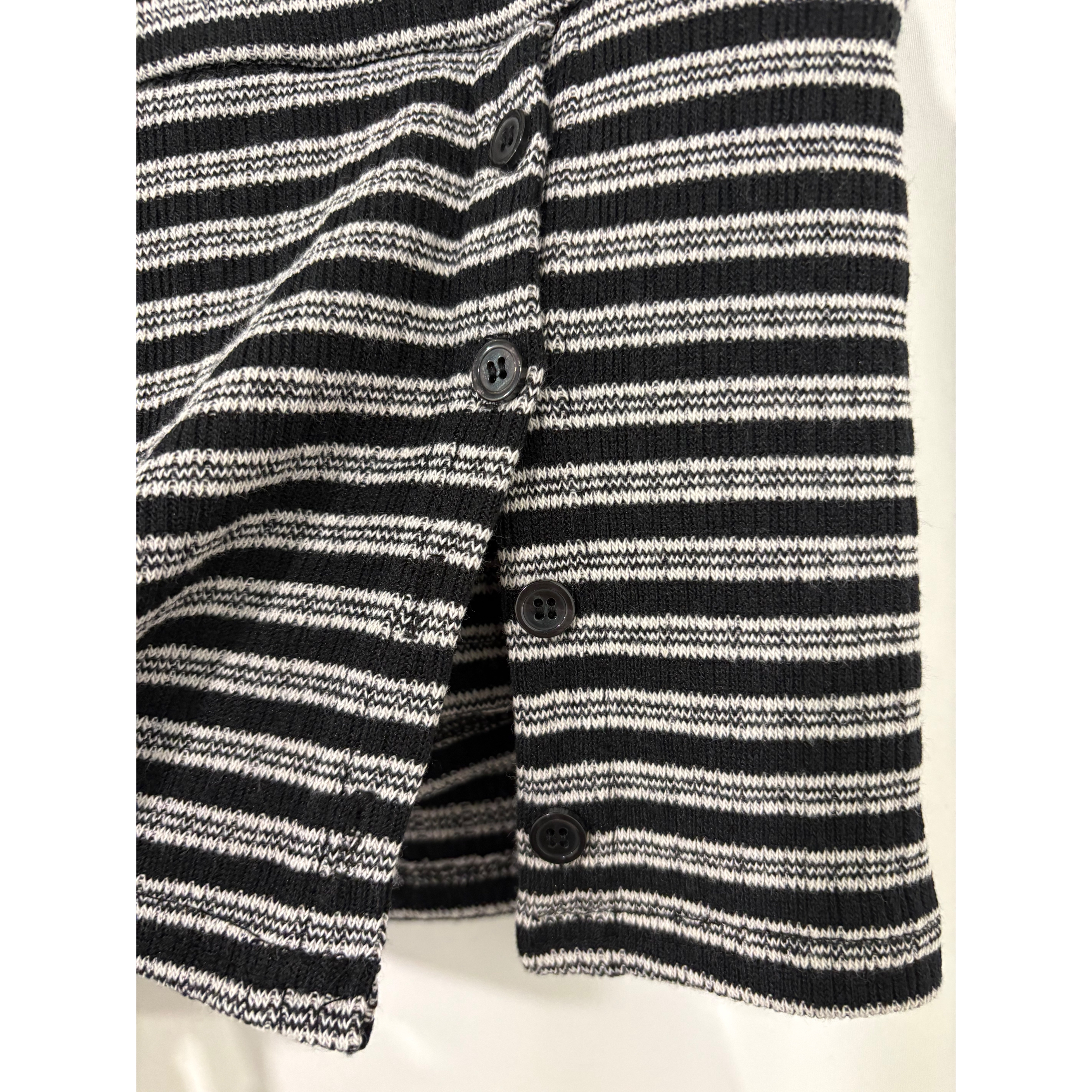 新品價8月4截單🍑2608C《STRIPED BUTTONED SKPT》