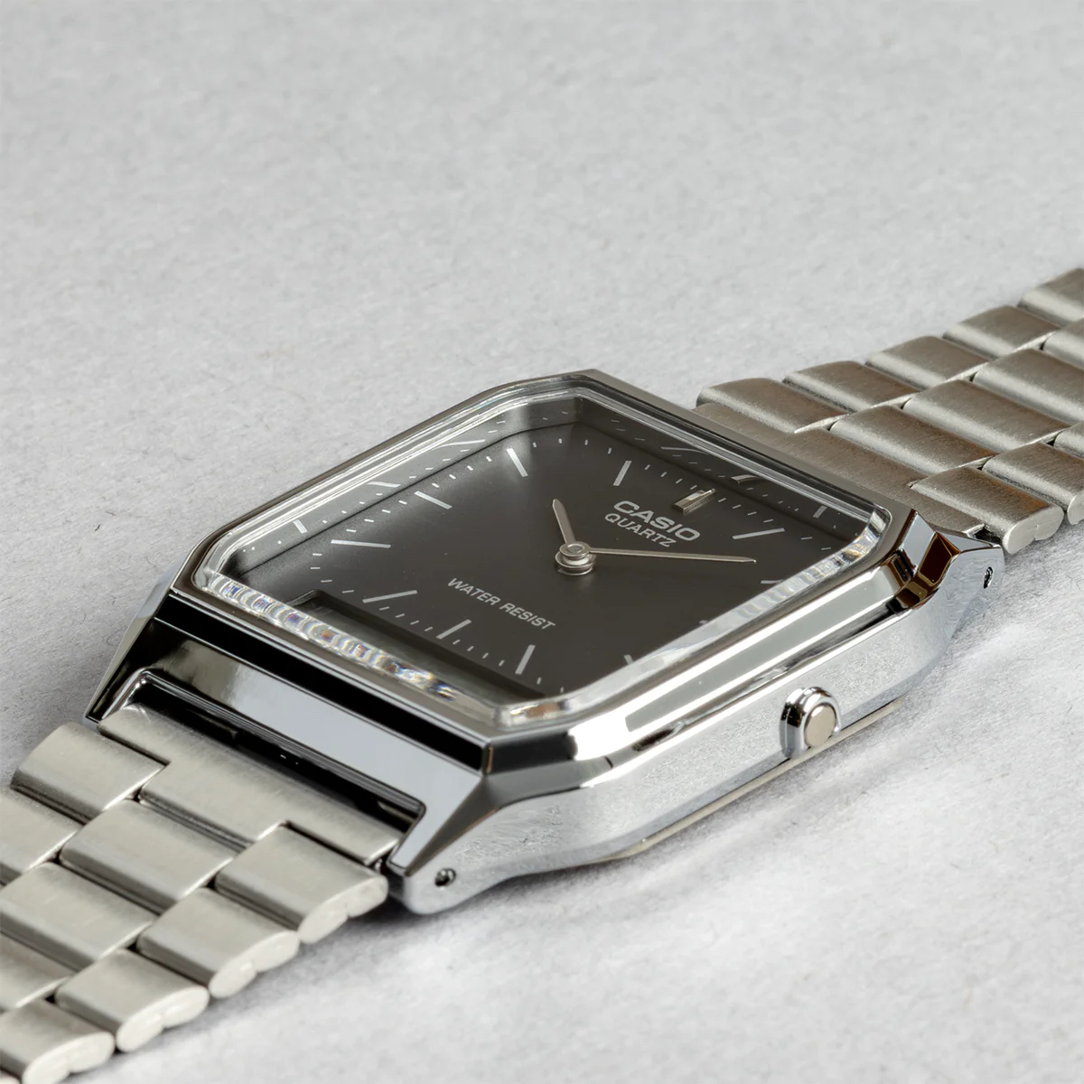 Casio AQ-230 超人氣經典雙顯錶款
